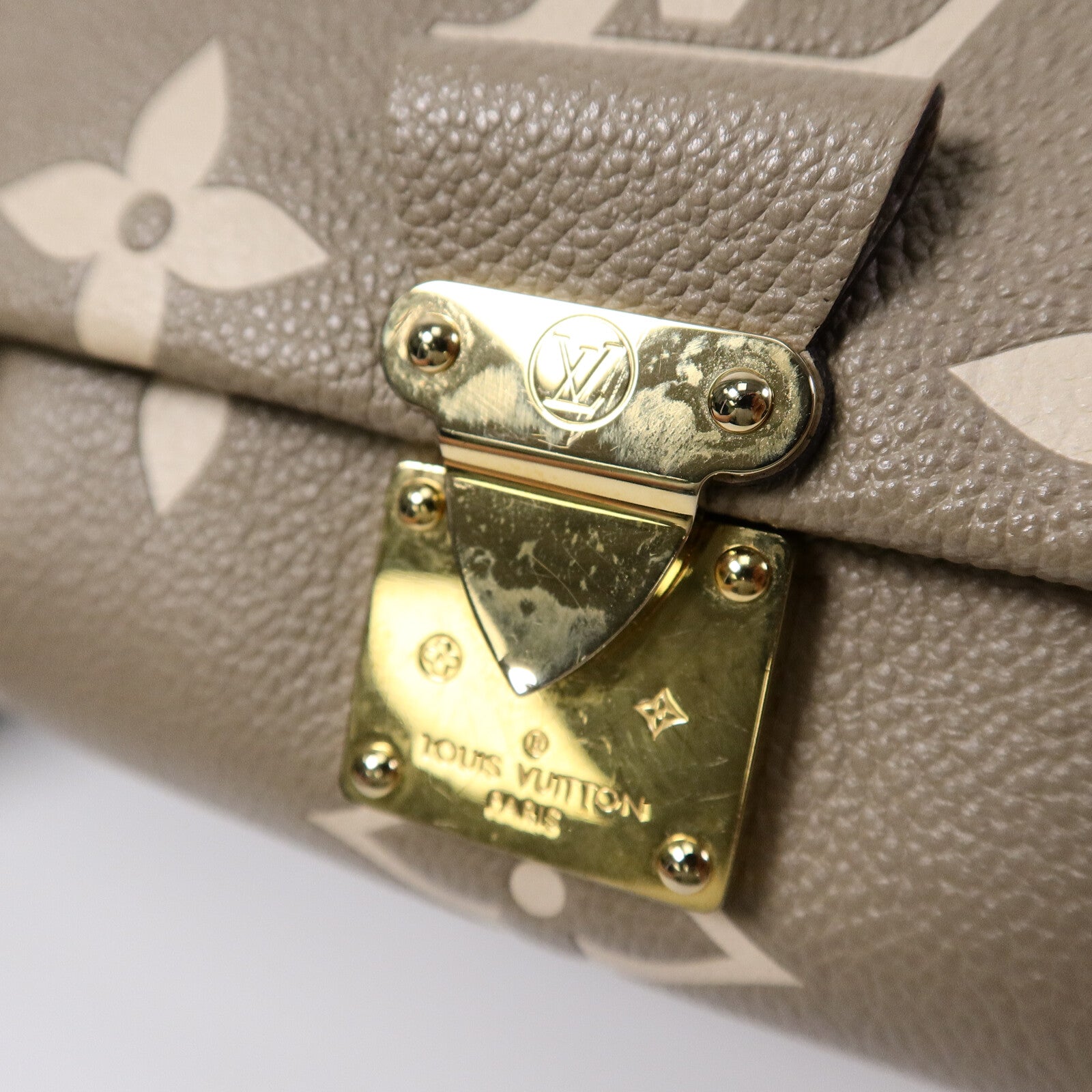LOUIS VUITTON Monogram Empreinte Favorite金扣鏈帶肩背袋灰色