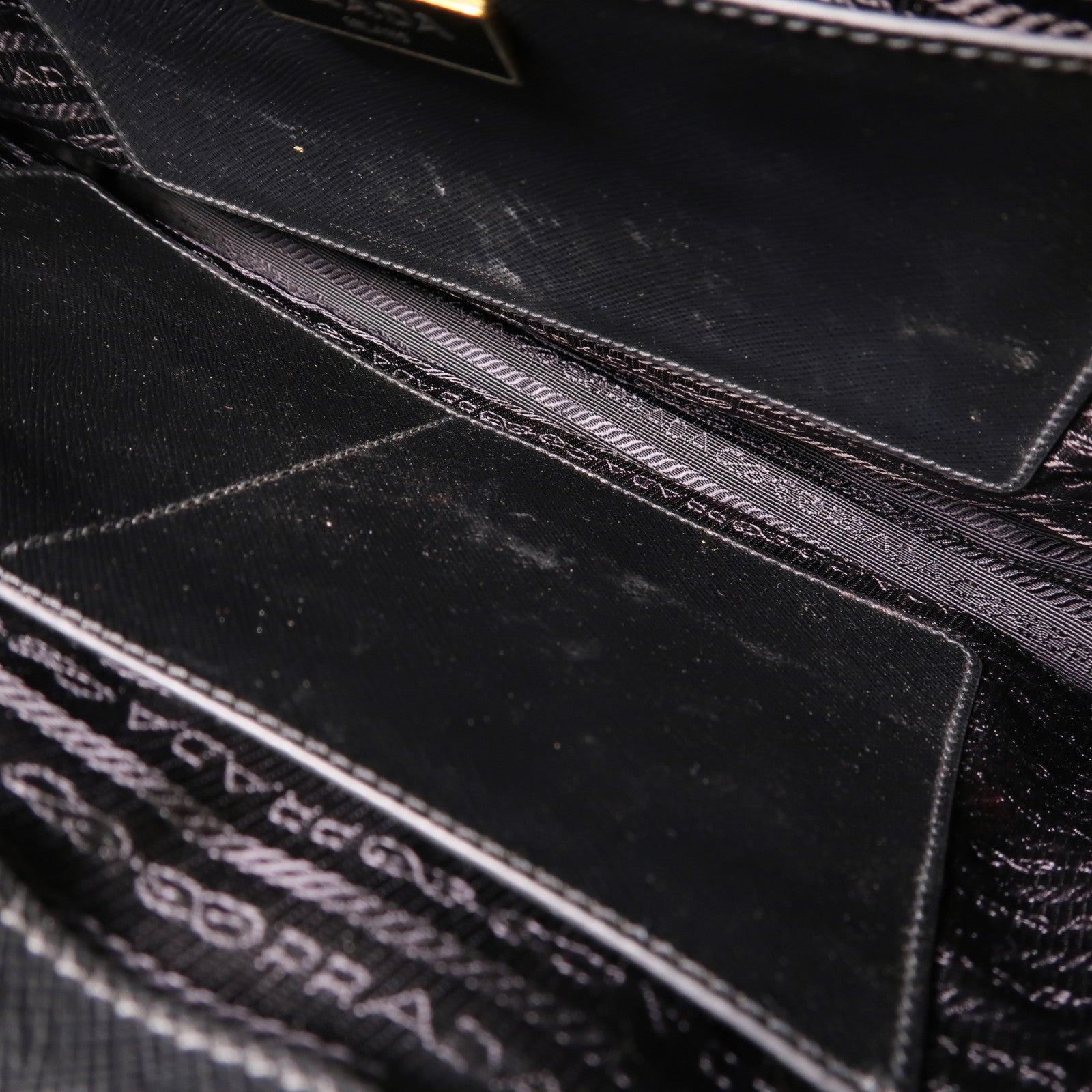 PRADA Saffiano皮革Galleria金扣手挽肩背兩用袋