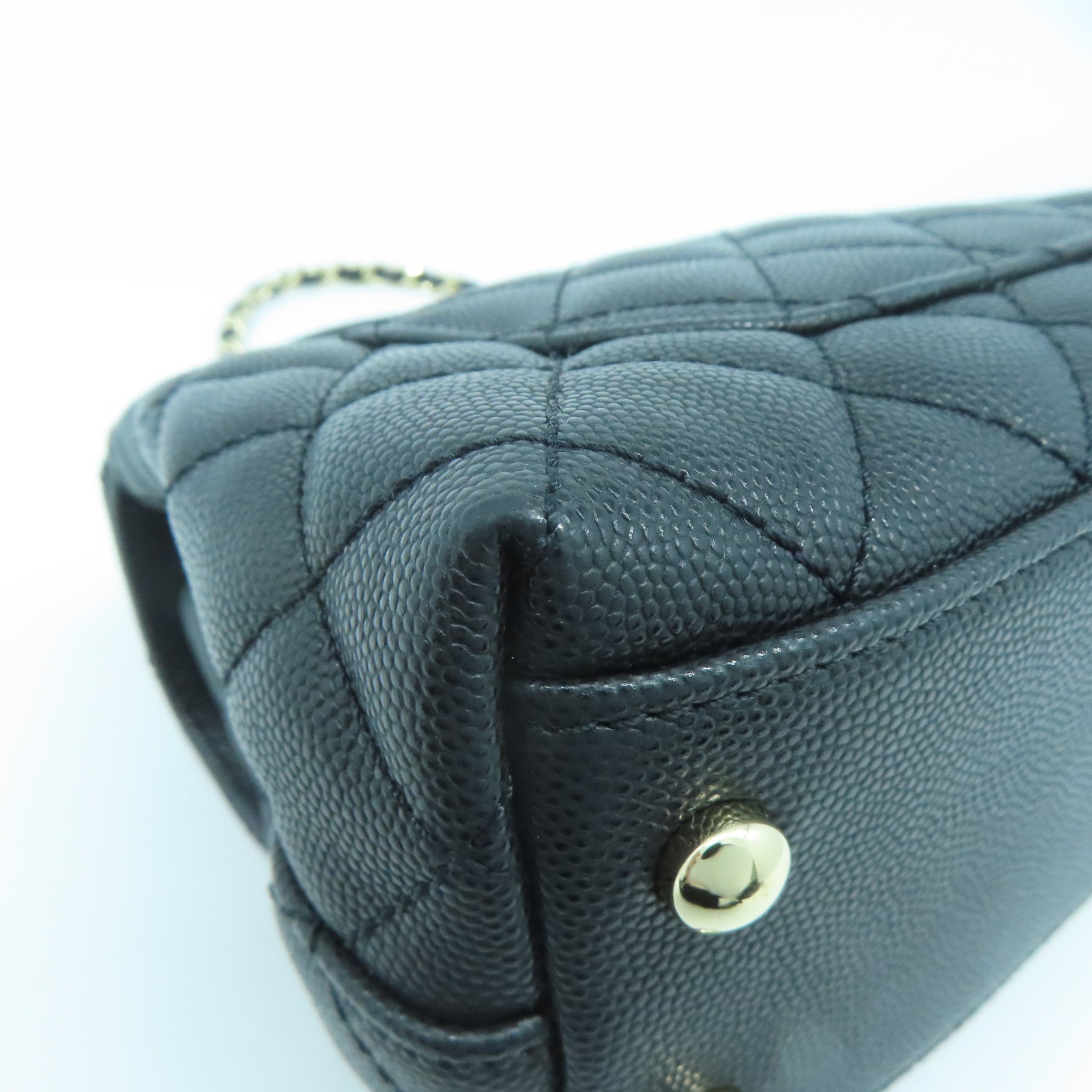 CHANEL 菱格Caviar皮革Coco Handle Mini金扣手挽肩背兩用袋黑色