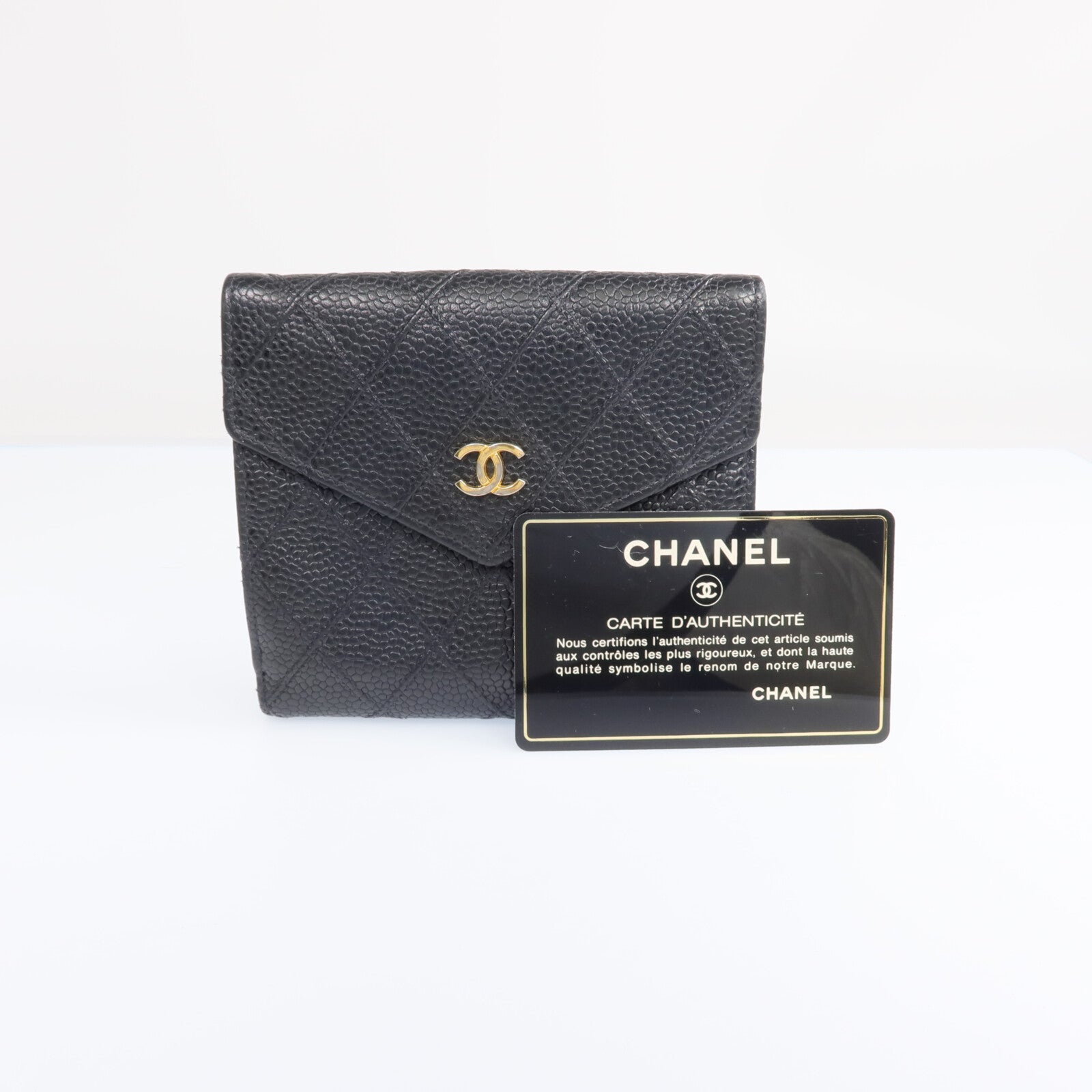 CHANEL 牛皮皮革Fold Wallet金扣錢包