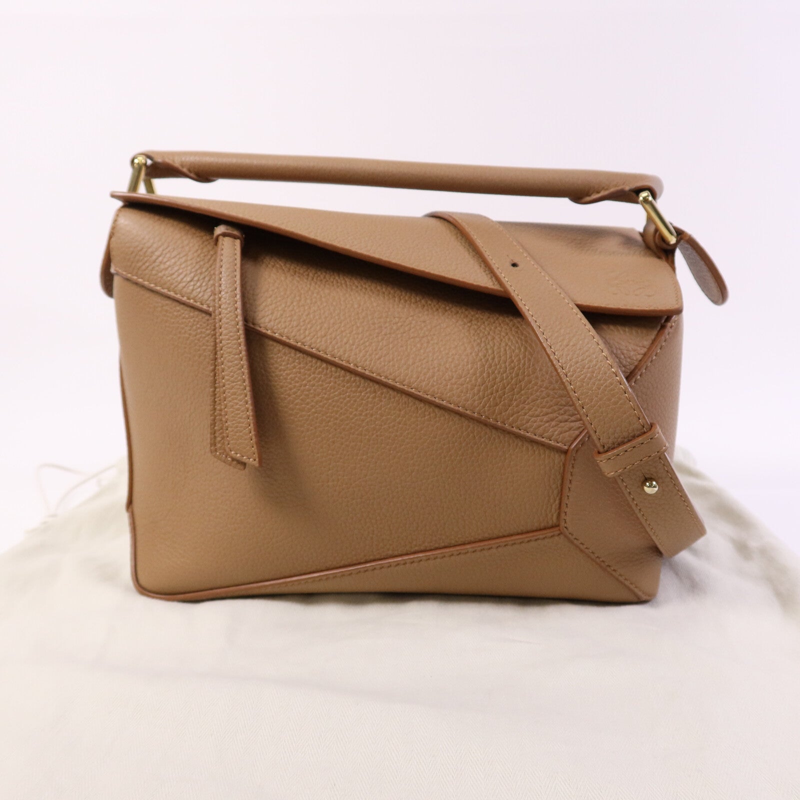 LOEWE 牛皮皮革Small Puzzle Edge金扣手挽肩背兩用袋