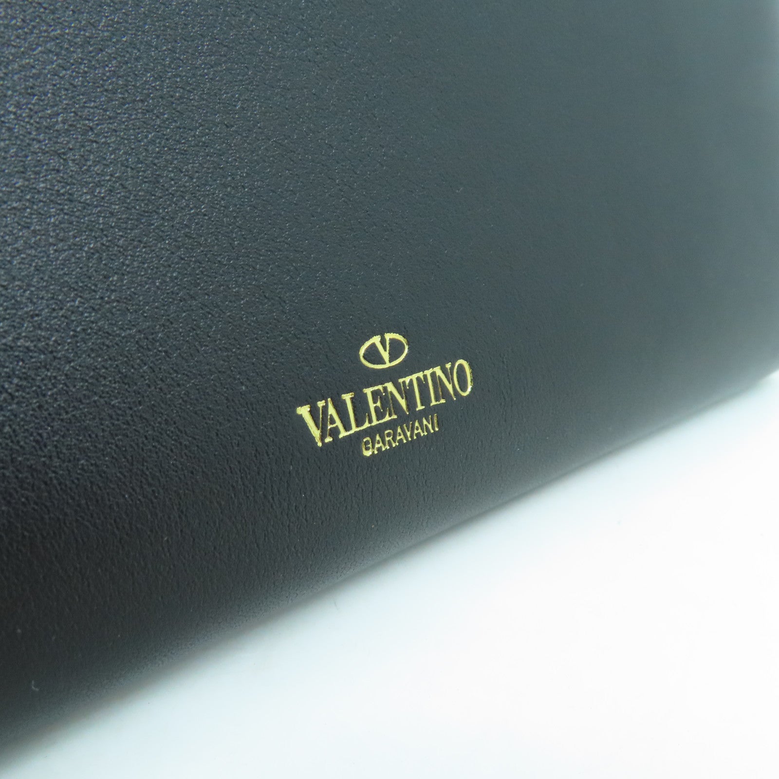Valentino 牛皮皮革Rockstud Chain Shoulder Bag金扣鏈帶肩背袋黑色