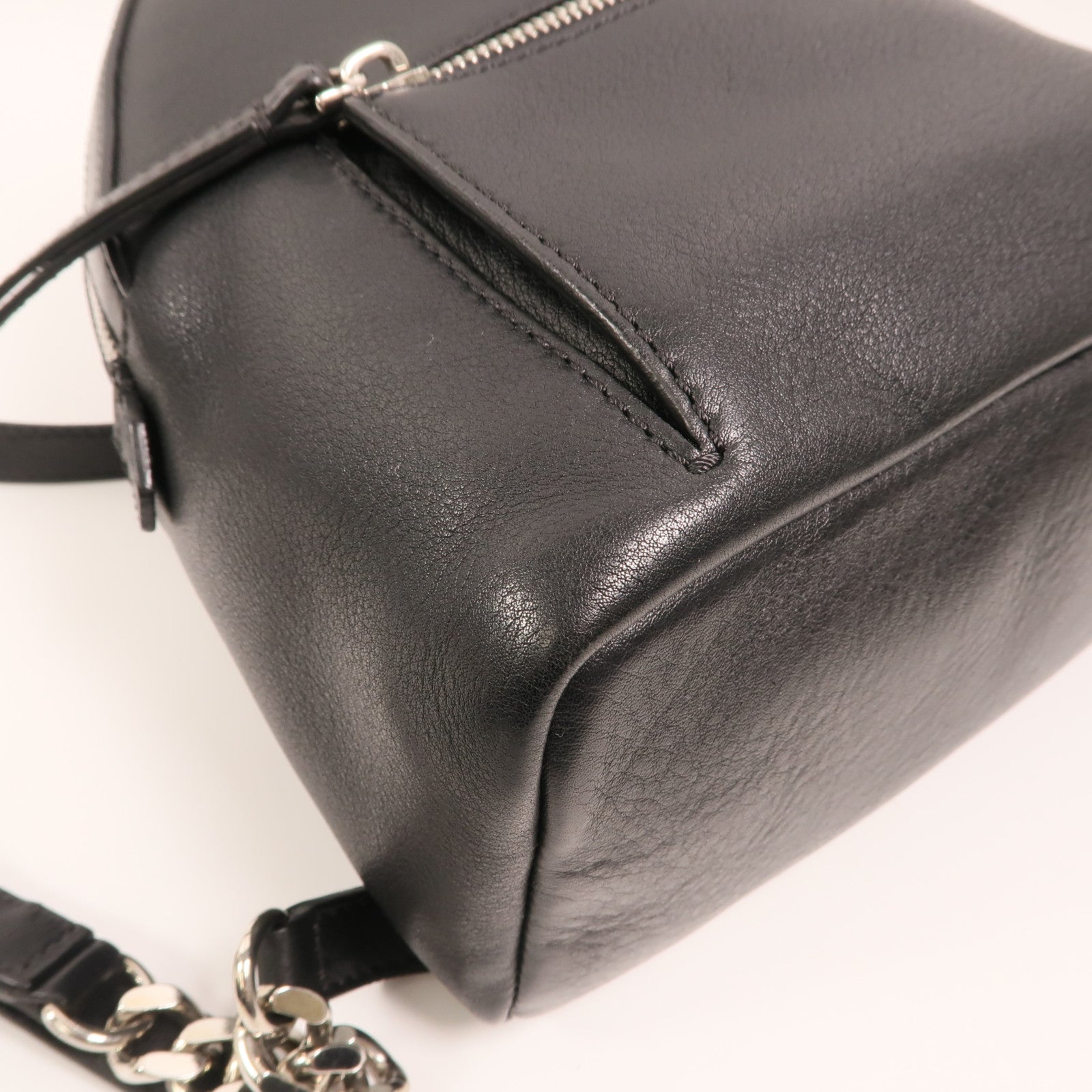 FENDI 牛皮皮革Roma Backpack銀扣背包