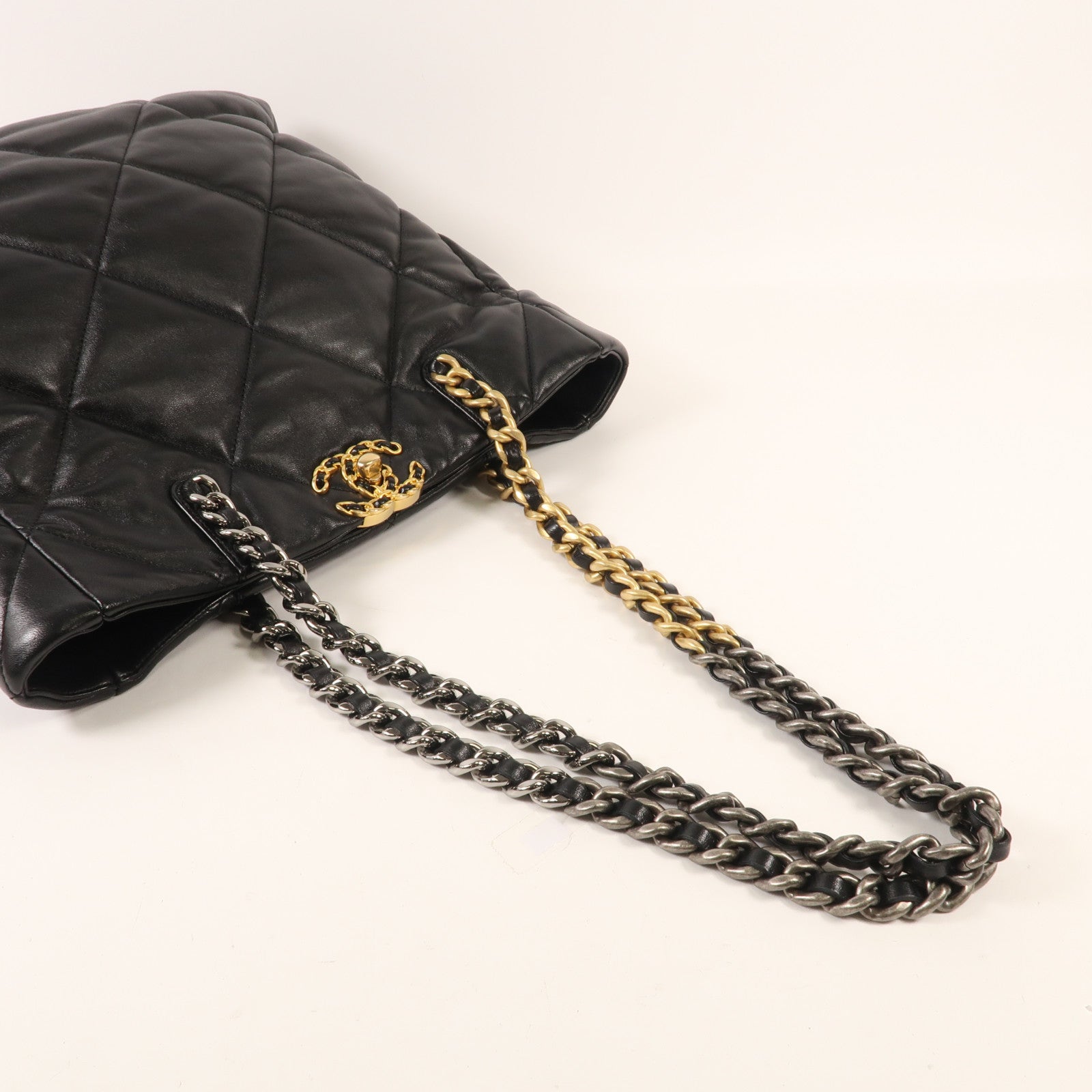 CHANEL 羊皮皮革Chanel 19 Tote金扣手挽袋