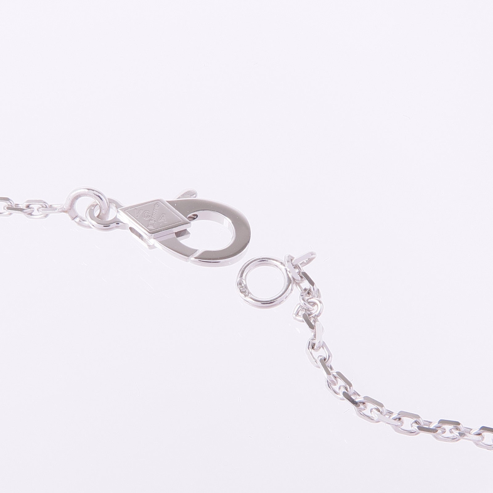 Van Cleef & Arpels 18K白金Vintage Alhambra Pendant珍珠母貝項鍊