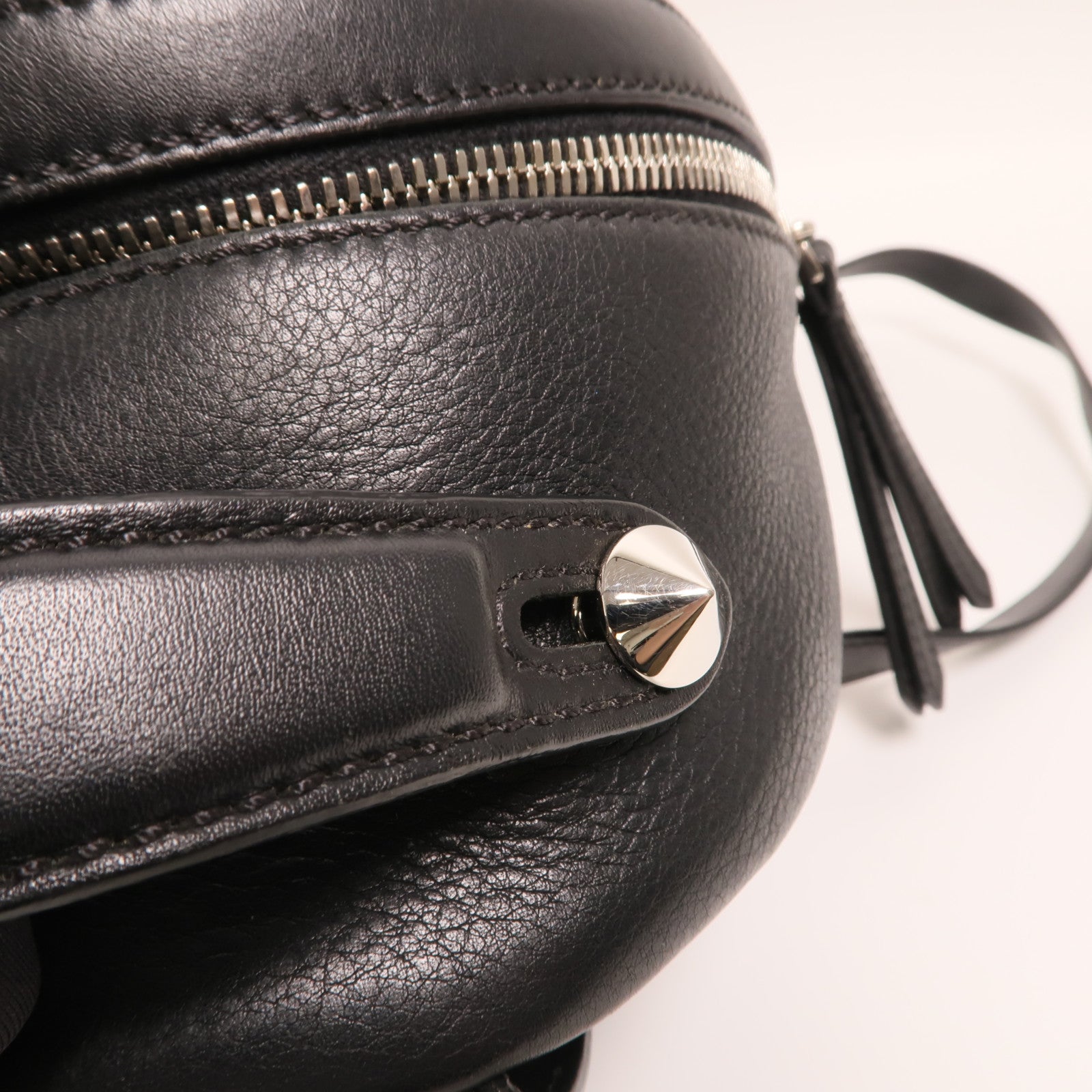 FENDI 牛皮皮革Roma Backpack銀扣背包