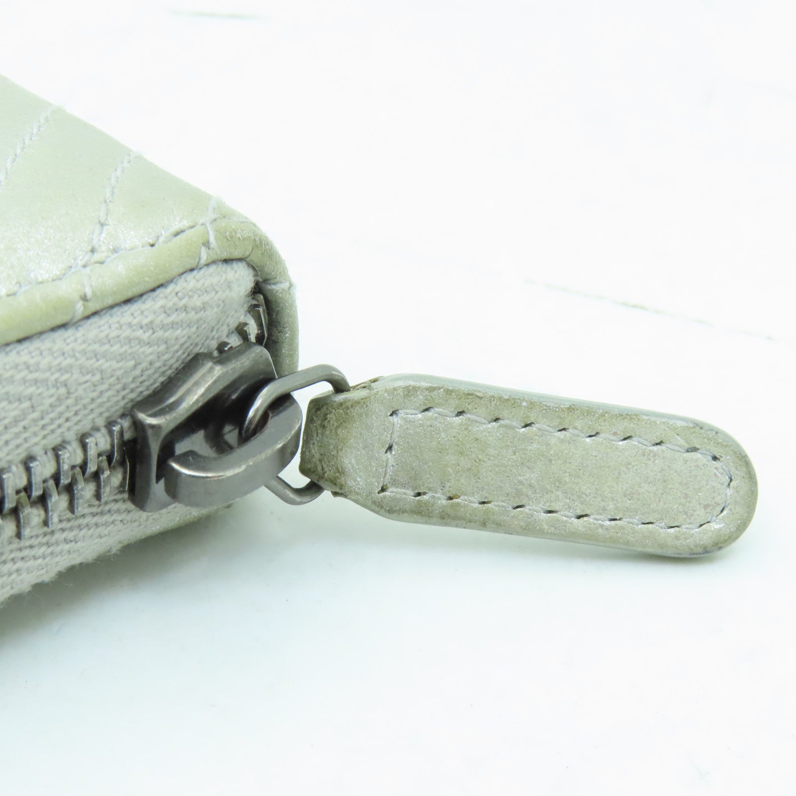 CHANEL 【激減優惠】斜紋羊皮皮革Zipped Long Wallet銀扣長錢包銀色