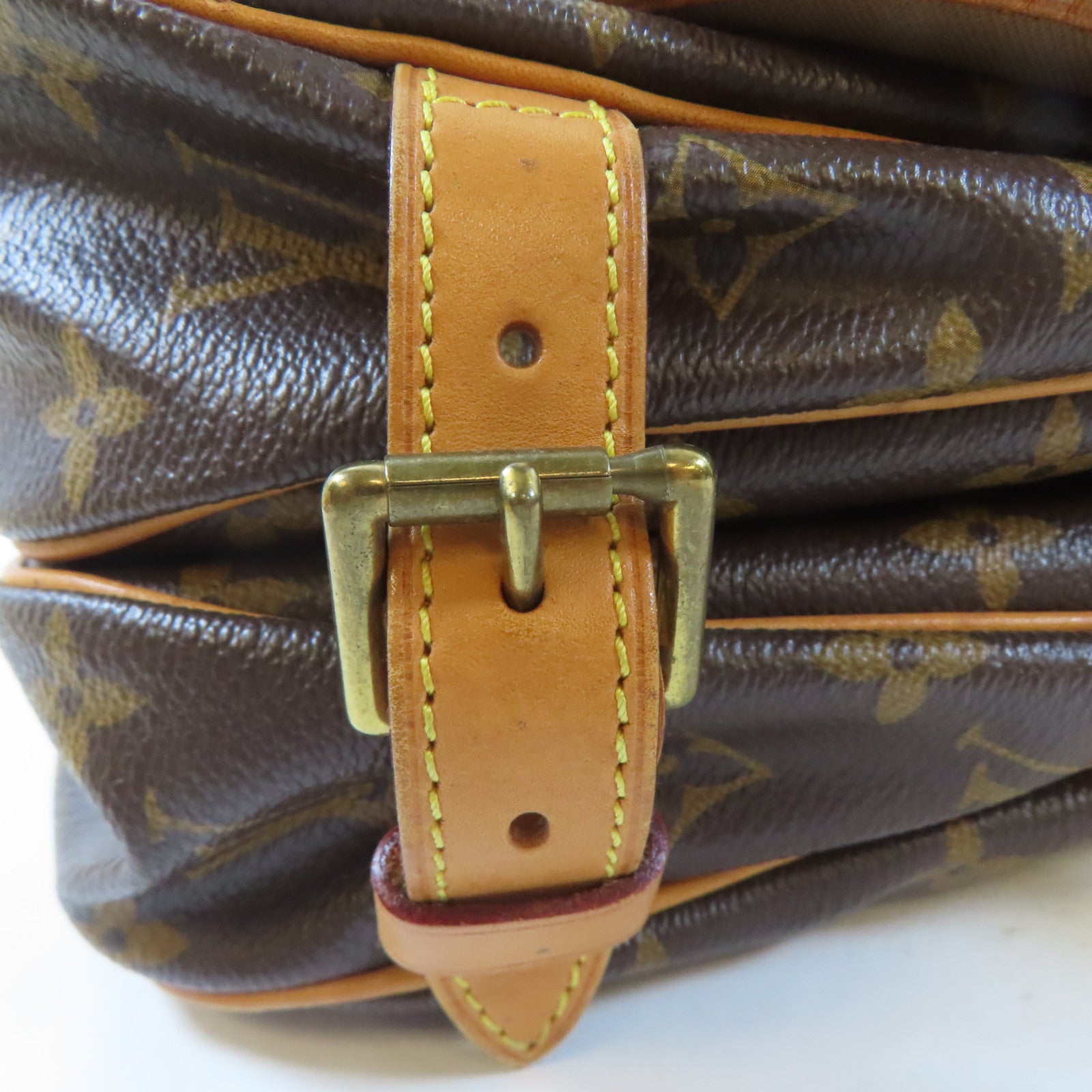 LOUIS VUITTON Monogram Saumur MM金扣肩背袋啡色