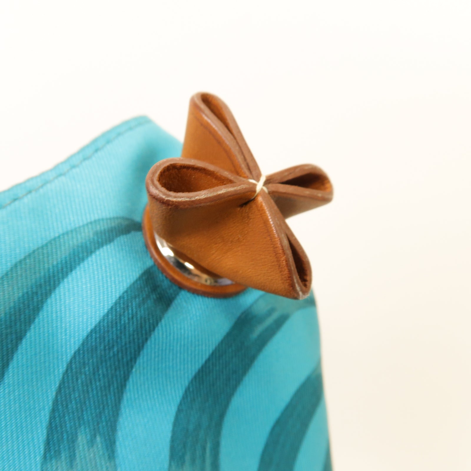 HERMES 絲質Silk City銀扣肩背袋綠色