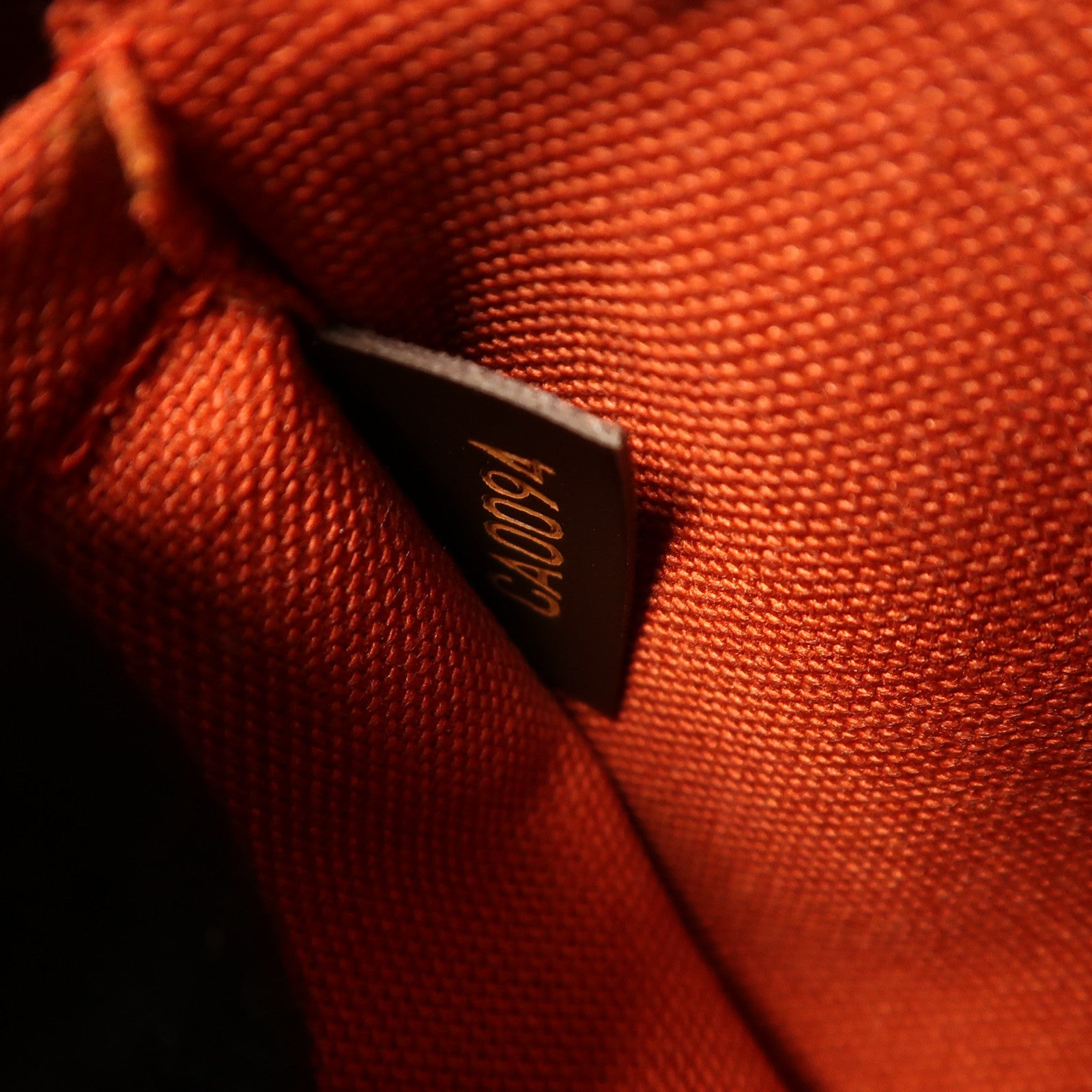 LOUIS VUITTON Damier Rivera Mini金扣手挽袋