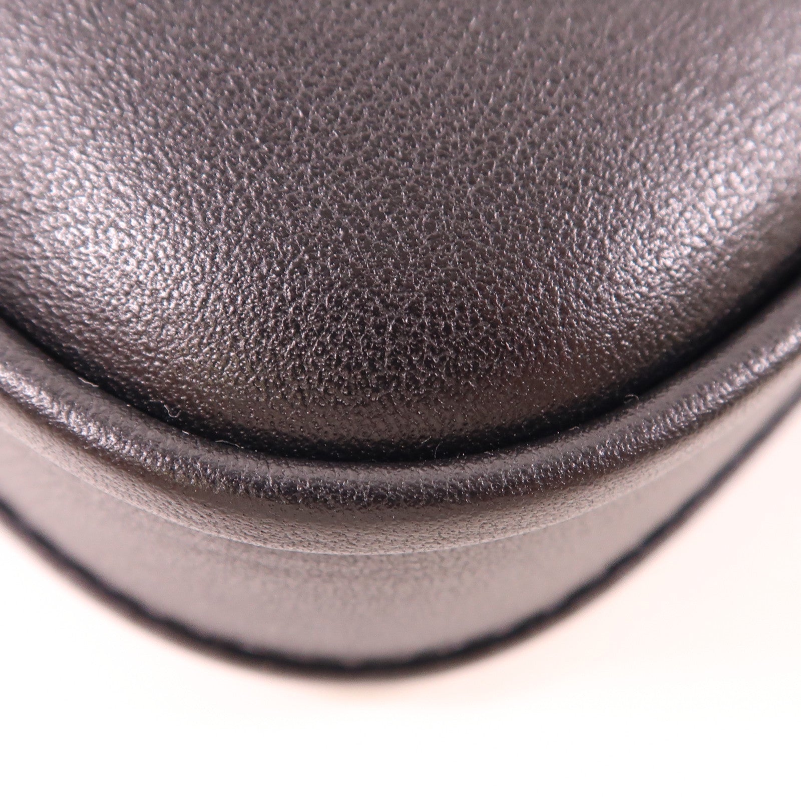 Valentino 牛皮皮革Vlogo Minibag金扣肩背袋