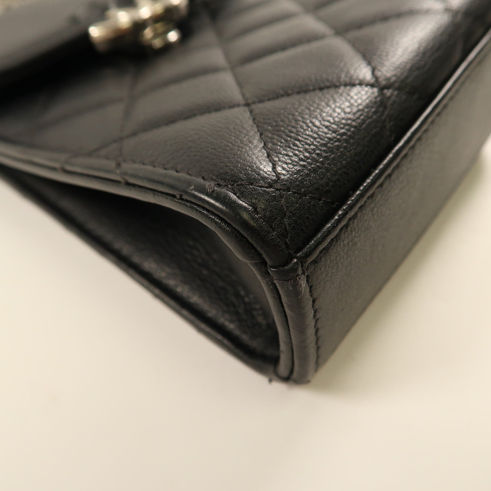 CHANEL 牛皮皮革Chain Shoulder銀扣鏈帶肩背袋黑色
