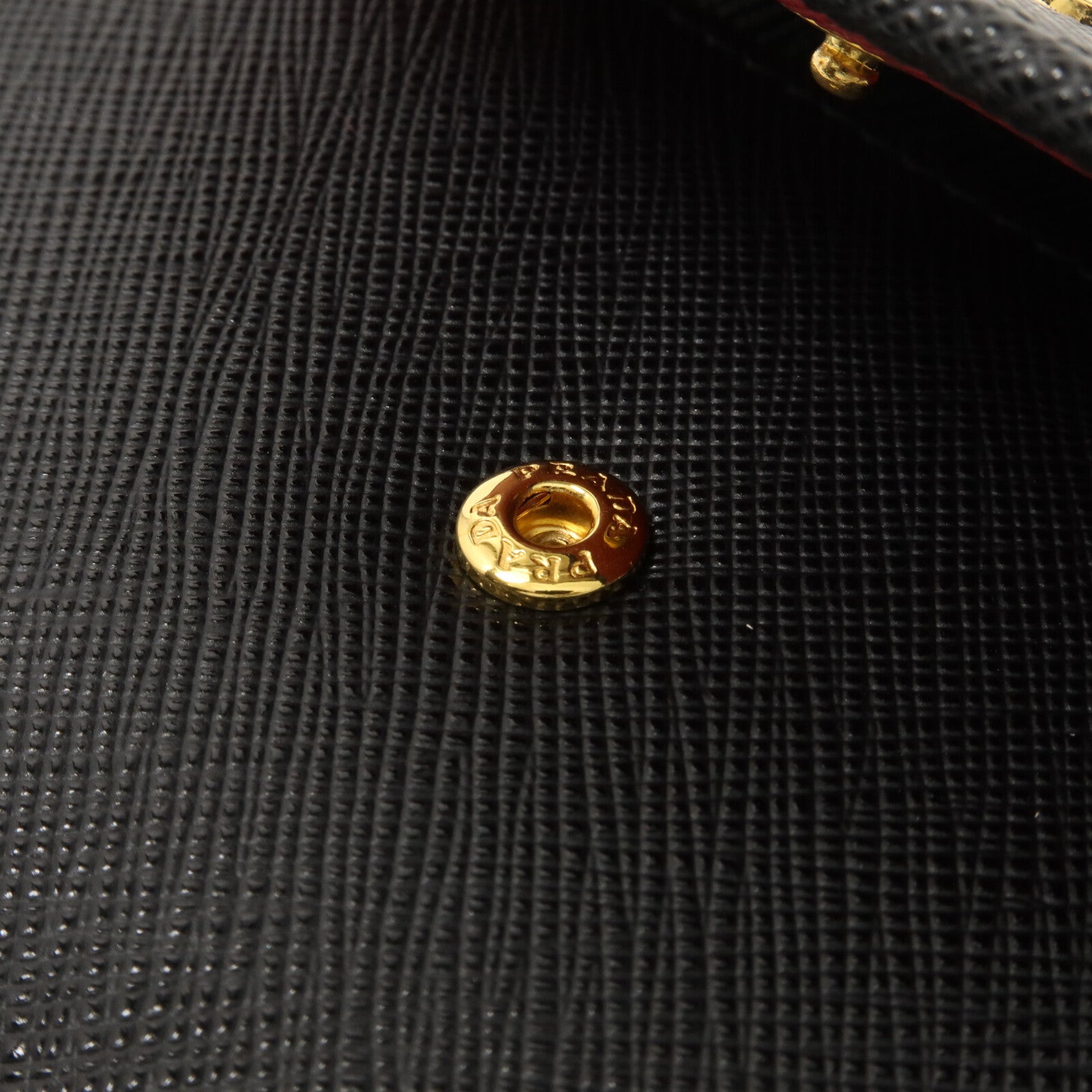 PRADA Saffiano皮革Fold Wallet錢包