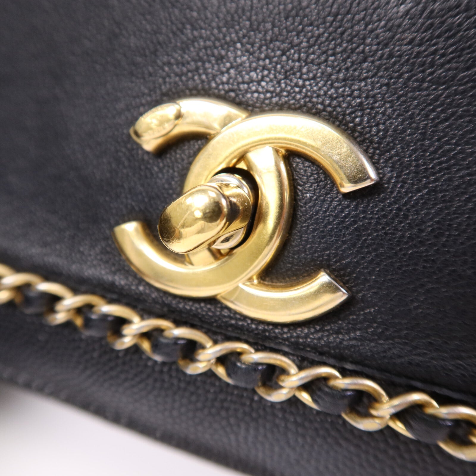 CHANEL 牛皮皮革Chain Shoulder Bag金扣鏈帶肩背袋