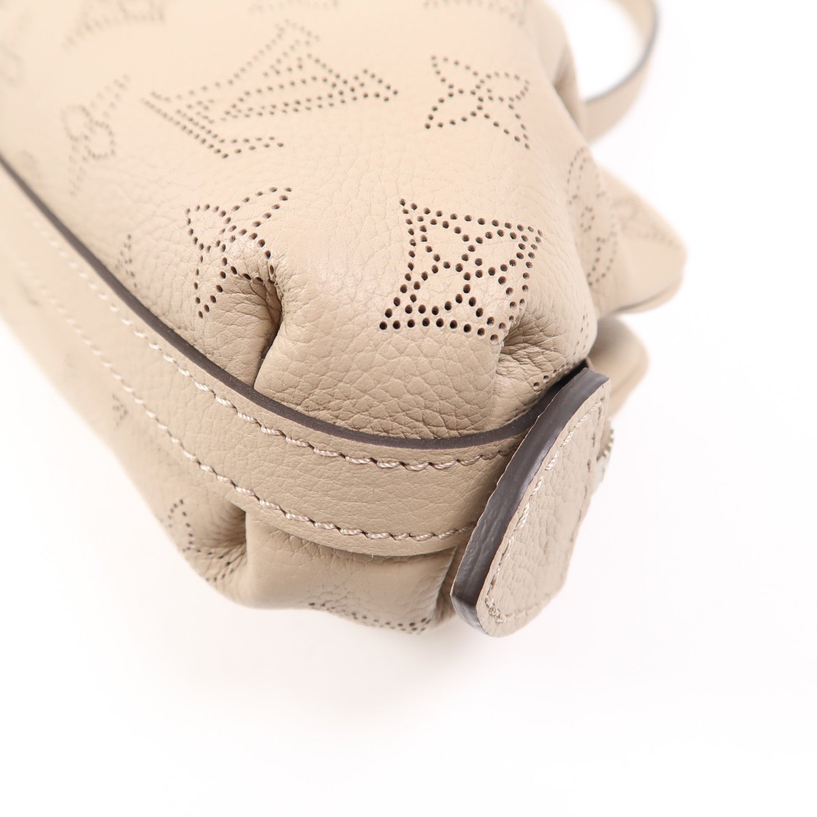 LOUIS VUITTON Monogram Mahina Scala Mini Pouch銀扣肩背袋