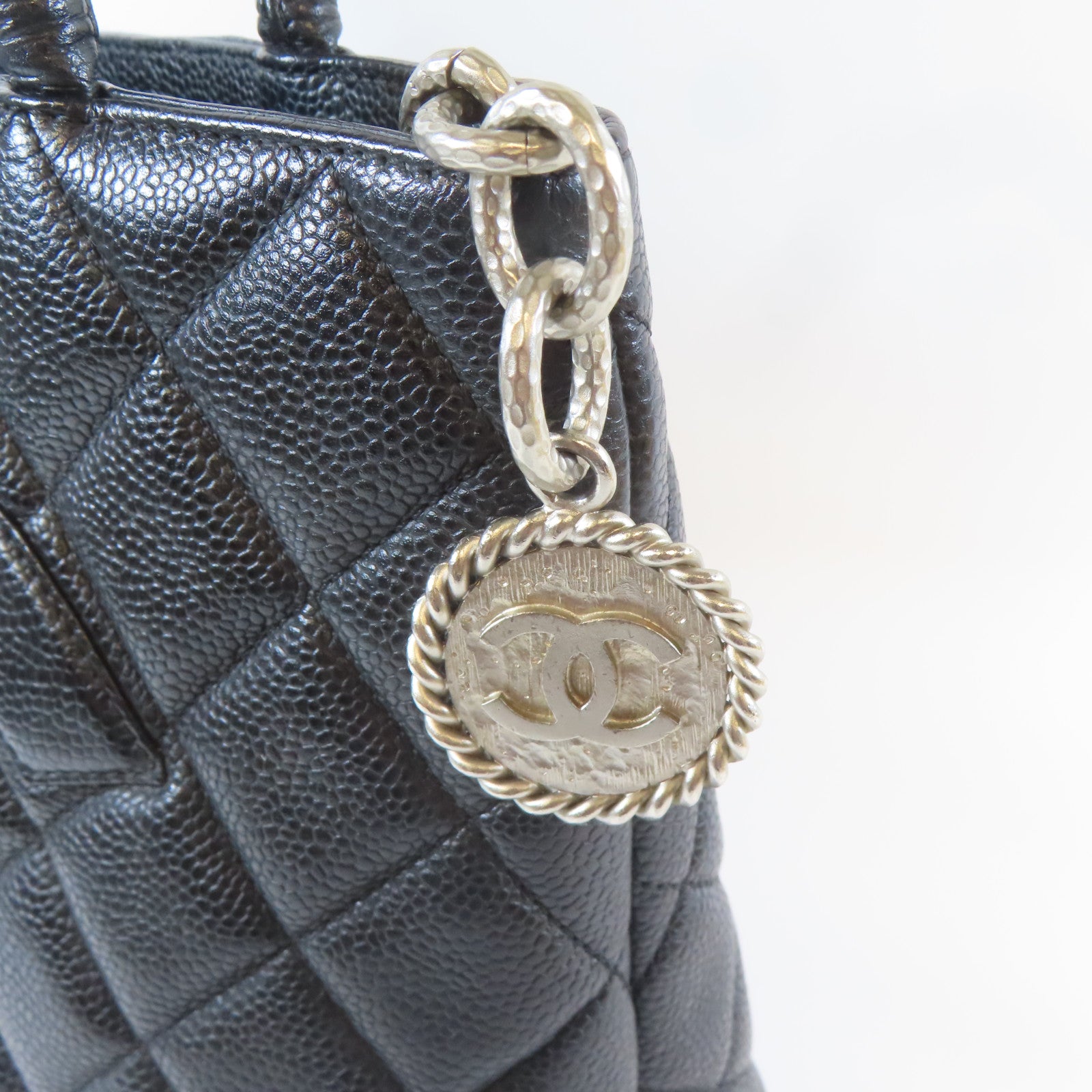 CHANEL 【激減優惠】菱格Caviar皮革Shoulder Bag銀扣肩背袋黑色