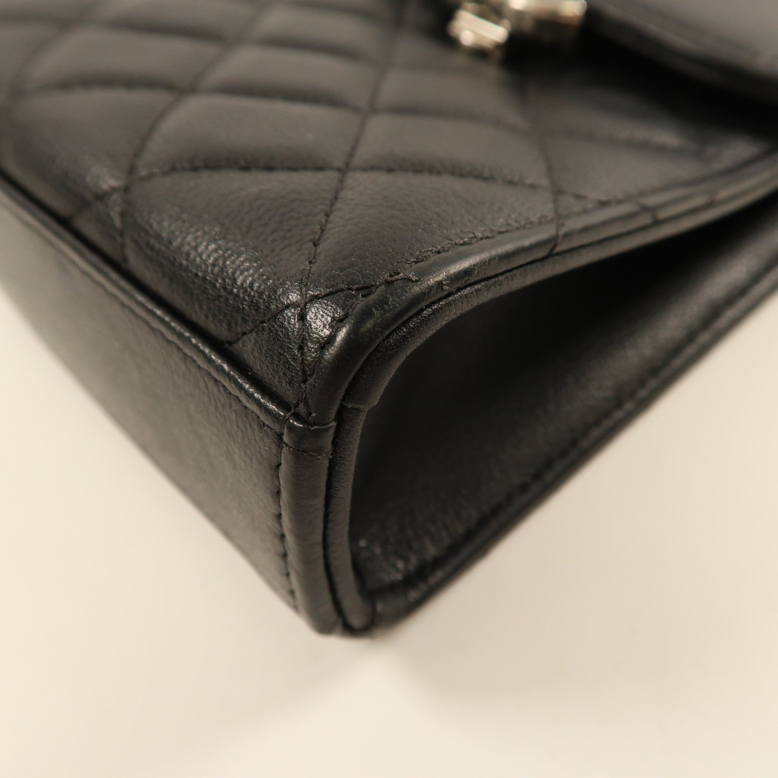 CHANEL 牛皮皮革Chain Shoulder銀扣鏈帶肩背袋黑色