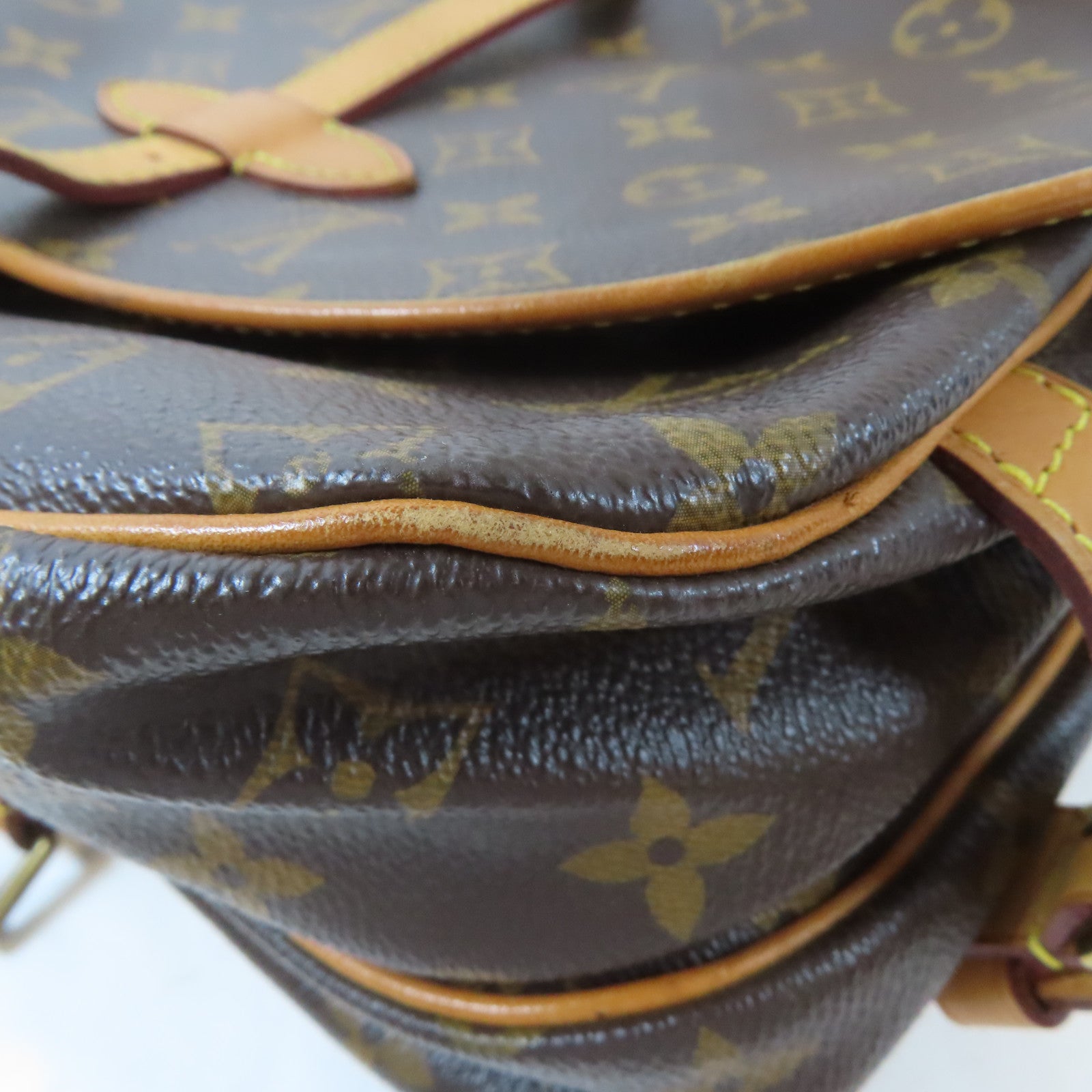 LOUIS VUITTON Monogram Saumur MM金扣肩背袋啡色