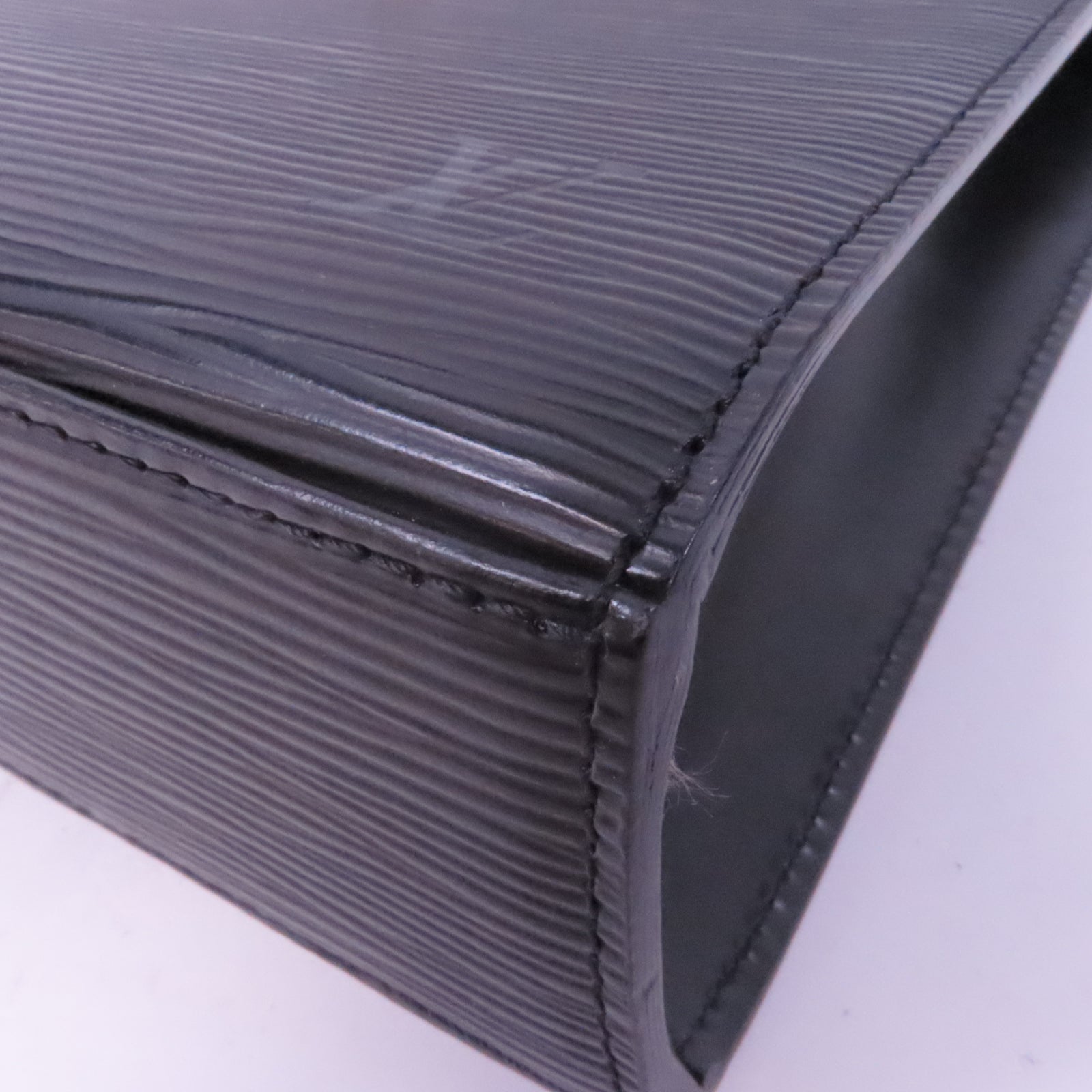 LOUIS VUITTON Epi Malesherbes金扣手挽袋黑色