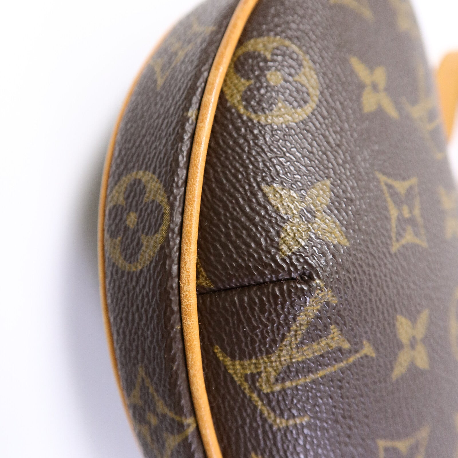 LOUIS VUITTON Monogram Pochette Croissant金扣肩背袋棕色