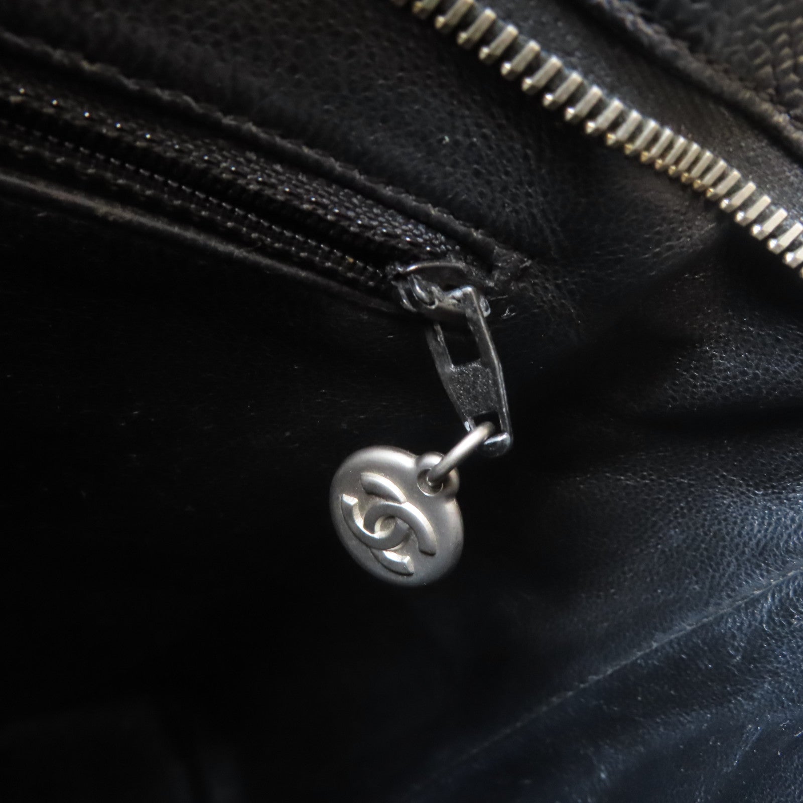 CHANEL 【激減優惠】菱格Caviar皮革Shoulder Bag銀扣肩背袋黑色
