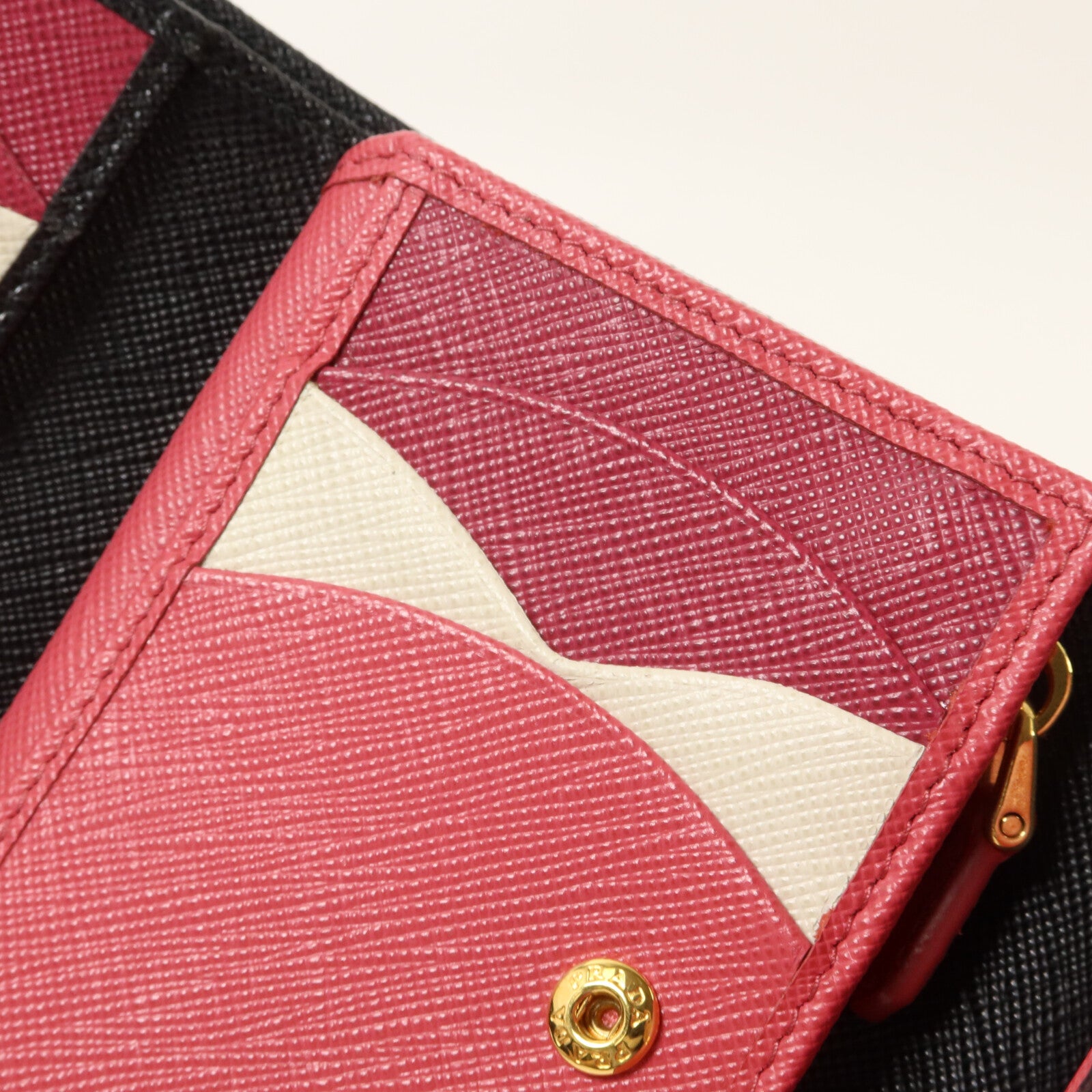 PRADA Saffiano皮革Fold Wallet錢包