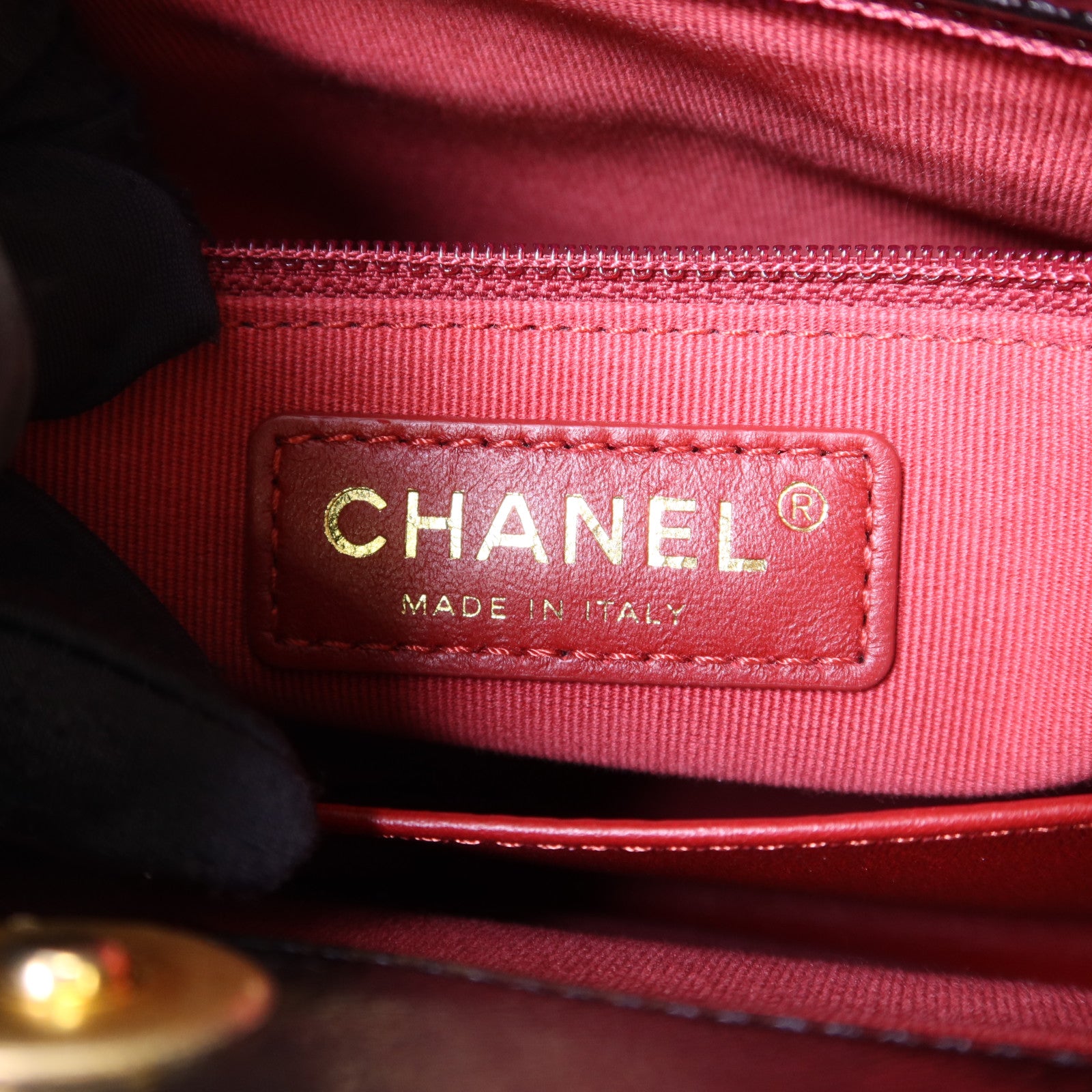 CHANEL 牛皮皮革Shiny Crumpled Hobo金扣鏈帶肩背袋
