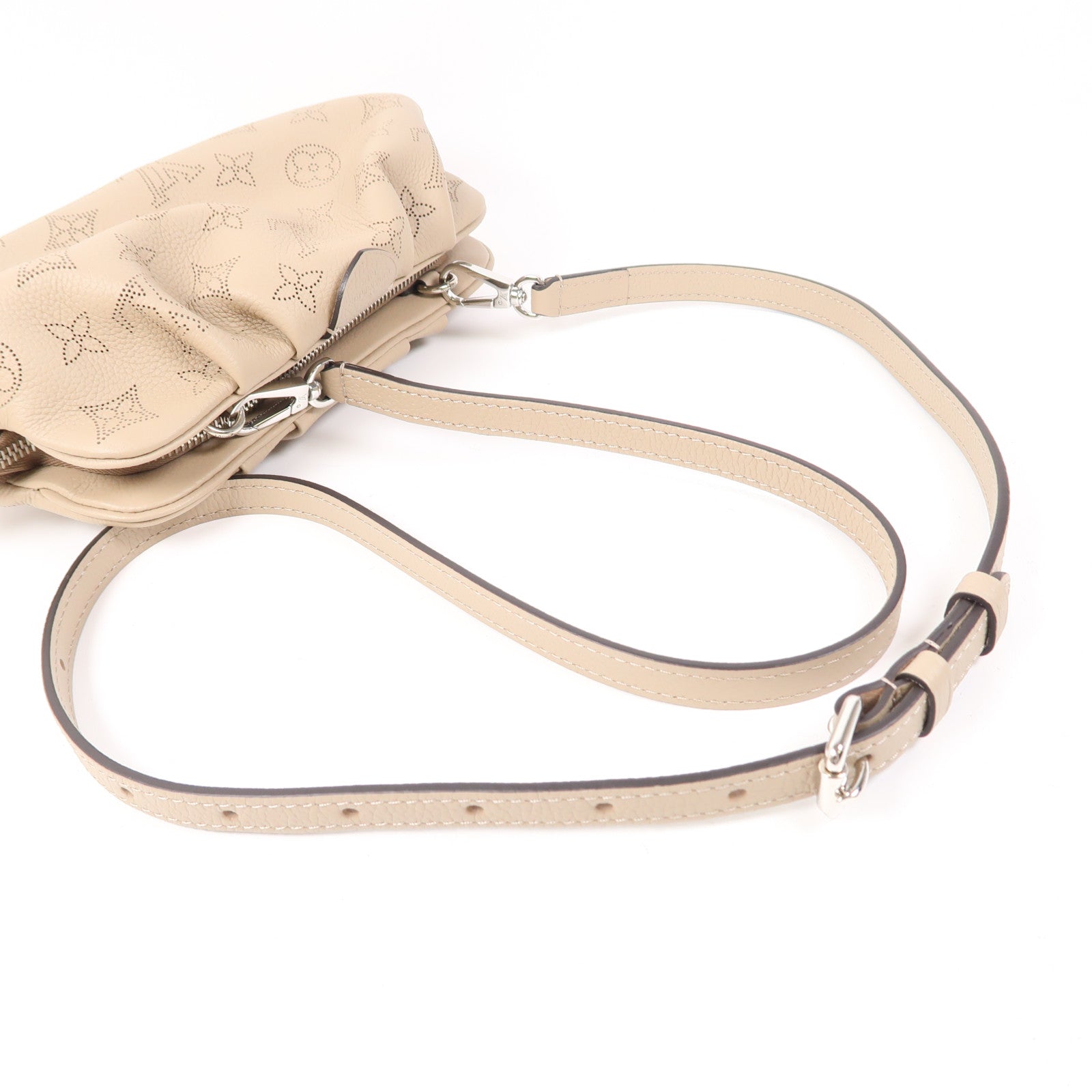 LOUIS VUITTON 【激減優惠】Monogram Mahina Scala Mini Pouch銀扣肩背袋