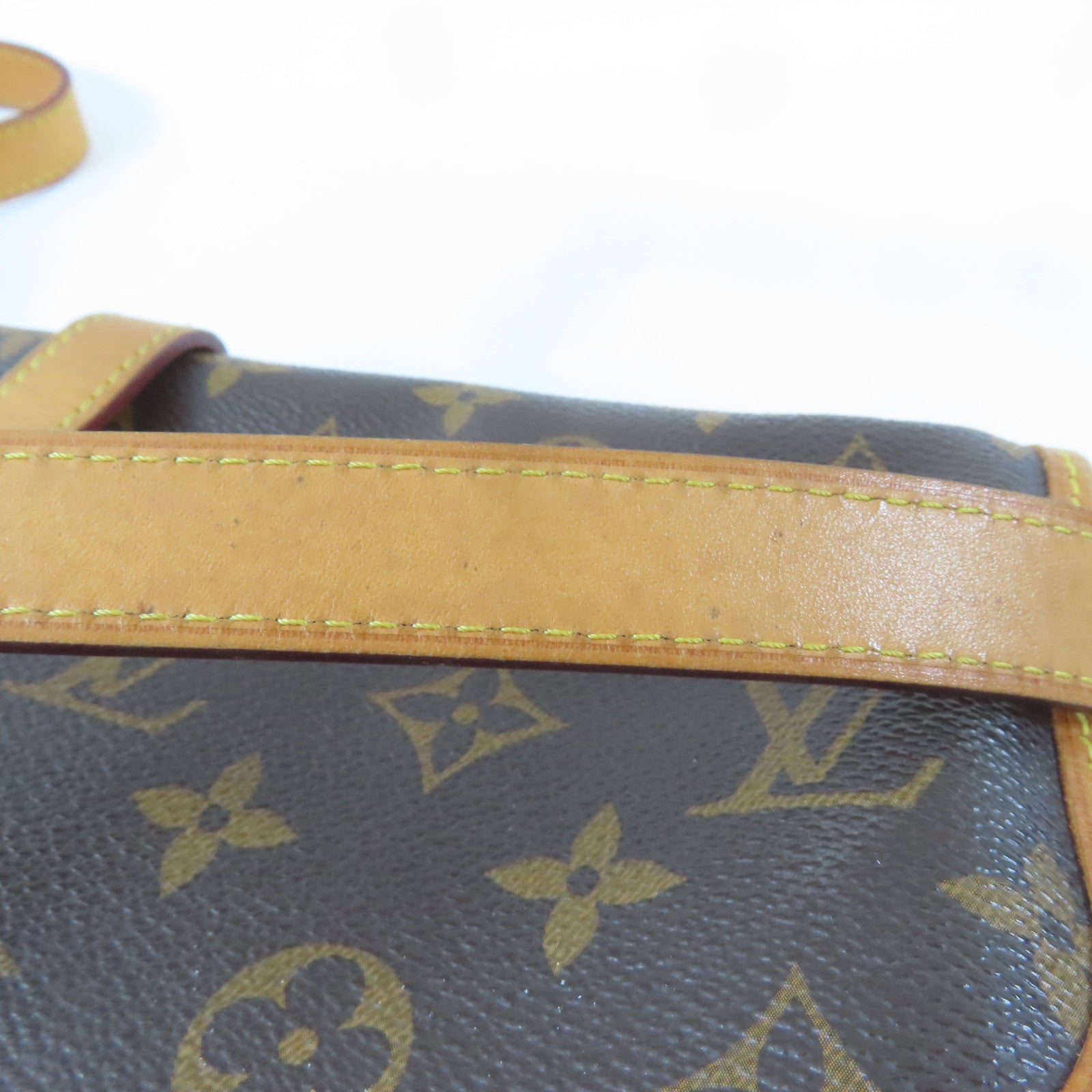 LOUIS VUITTON Monogram Saumur MM金扣肩背袋啡色