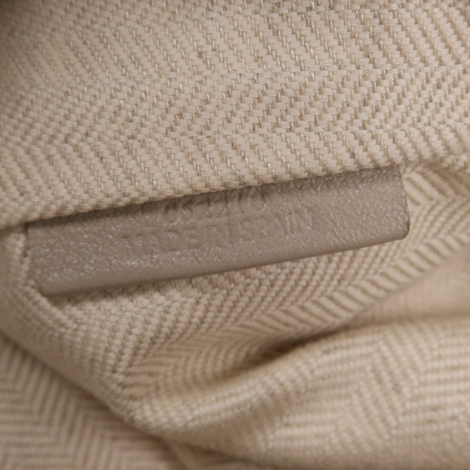 LOEWE 帆布Cubi Bag銀扣肩背袋