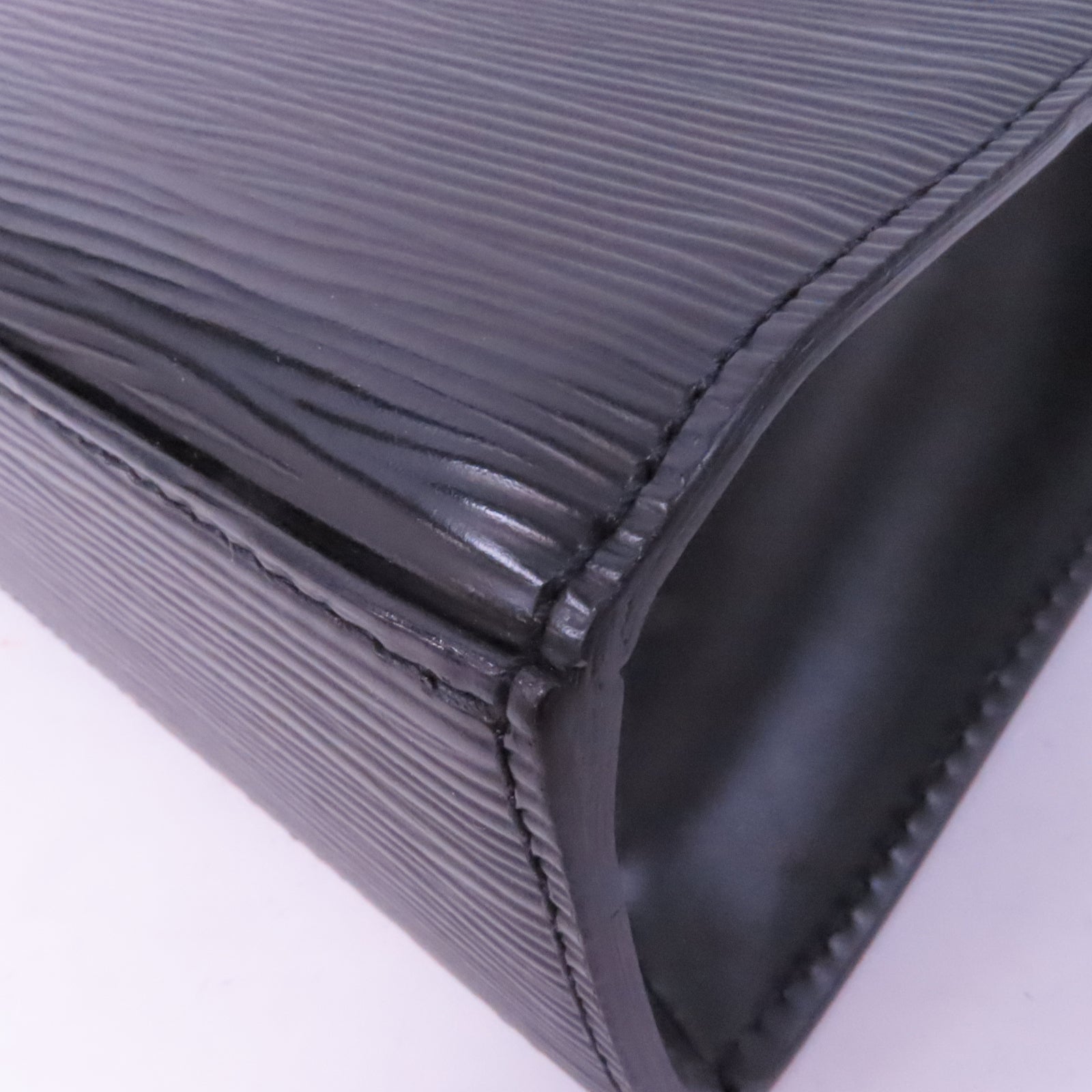 LOUIS VUITTON Epi Malesherbes金扣手挽袋黑色