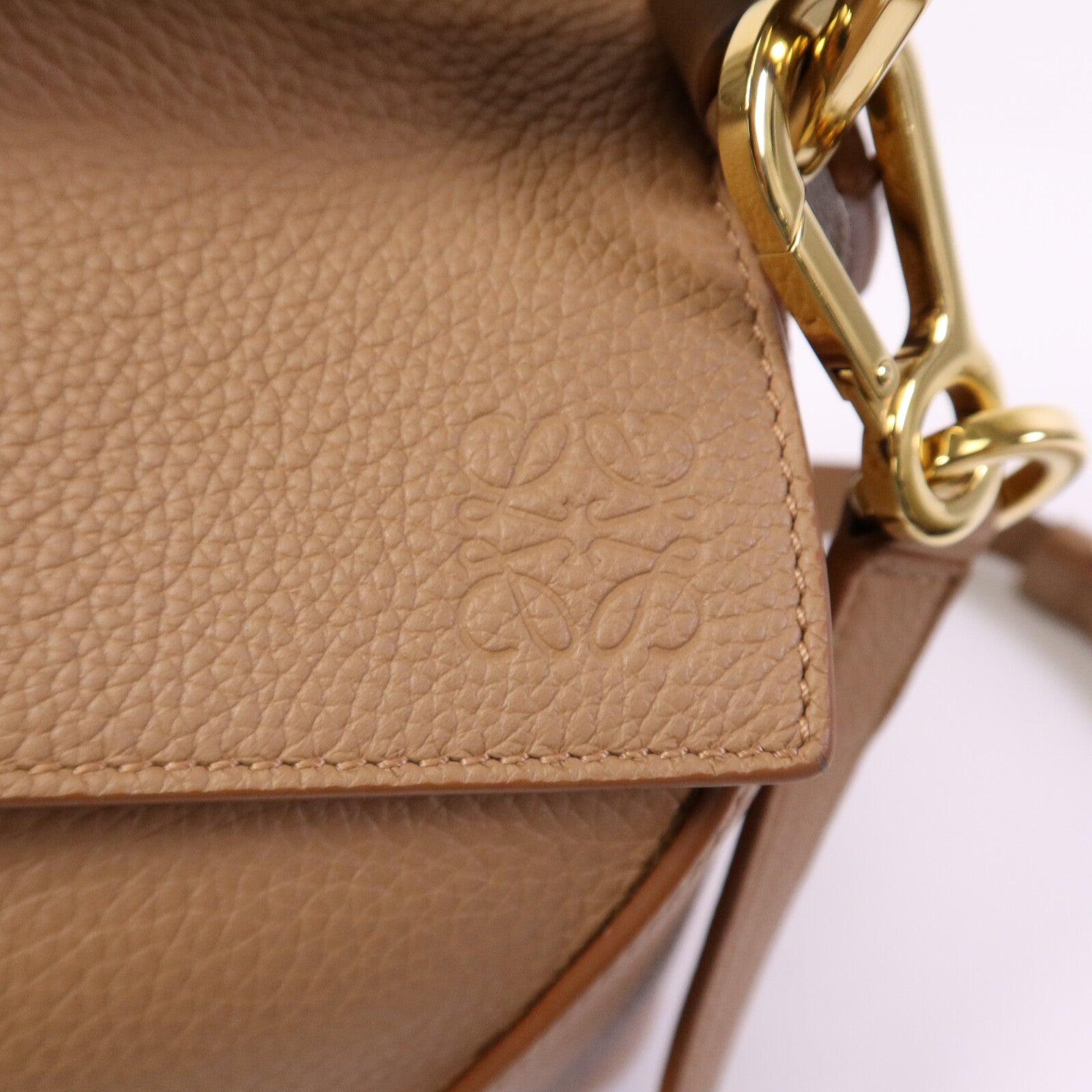 LOEWE 牛皮皮革Small Puzzle Edge金扣手挽肩背兩用袋