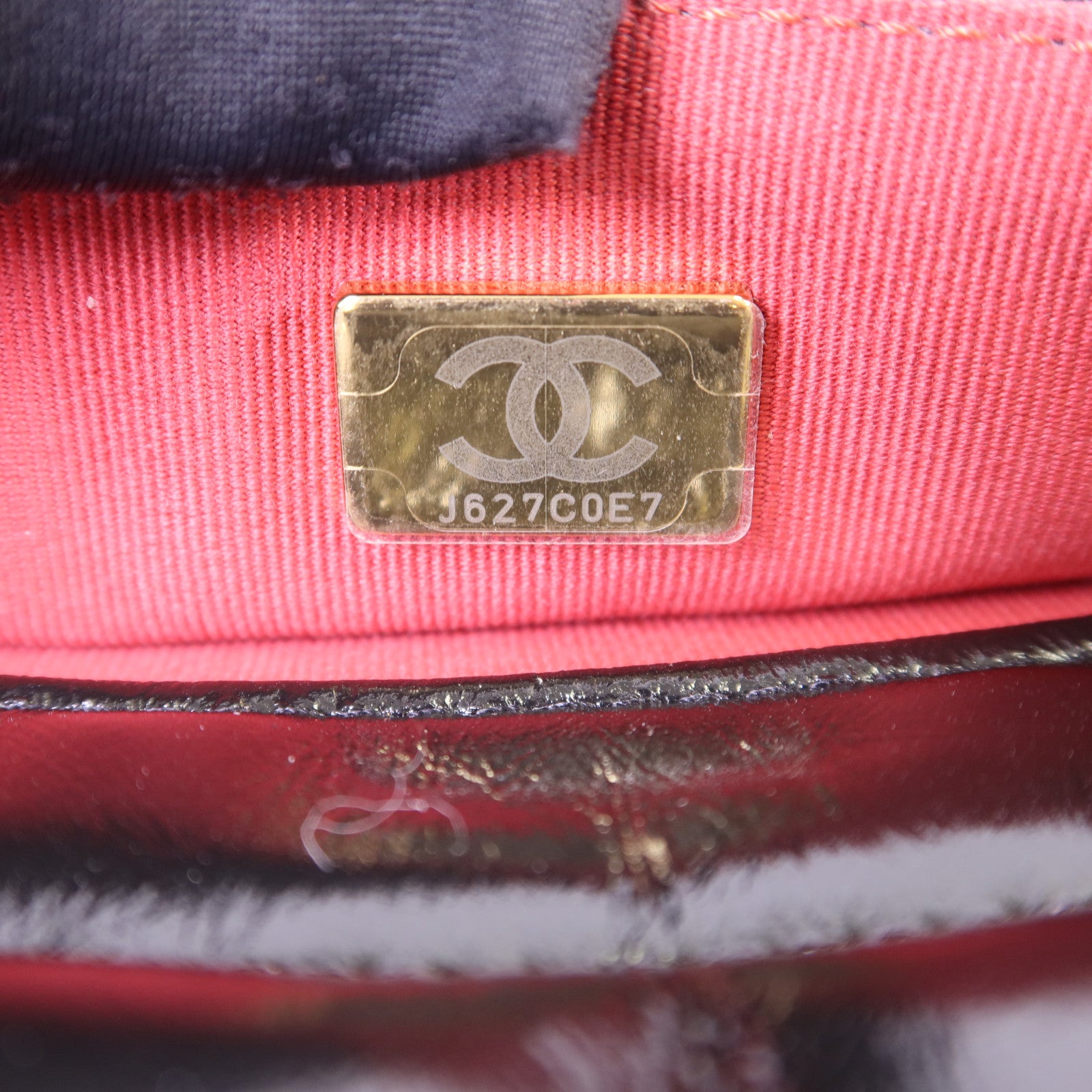 CHANEL 牛皮皮革Shiny Crumpled Hobo金扣鏈帶肩背袋