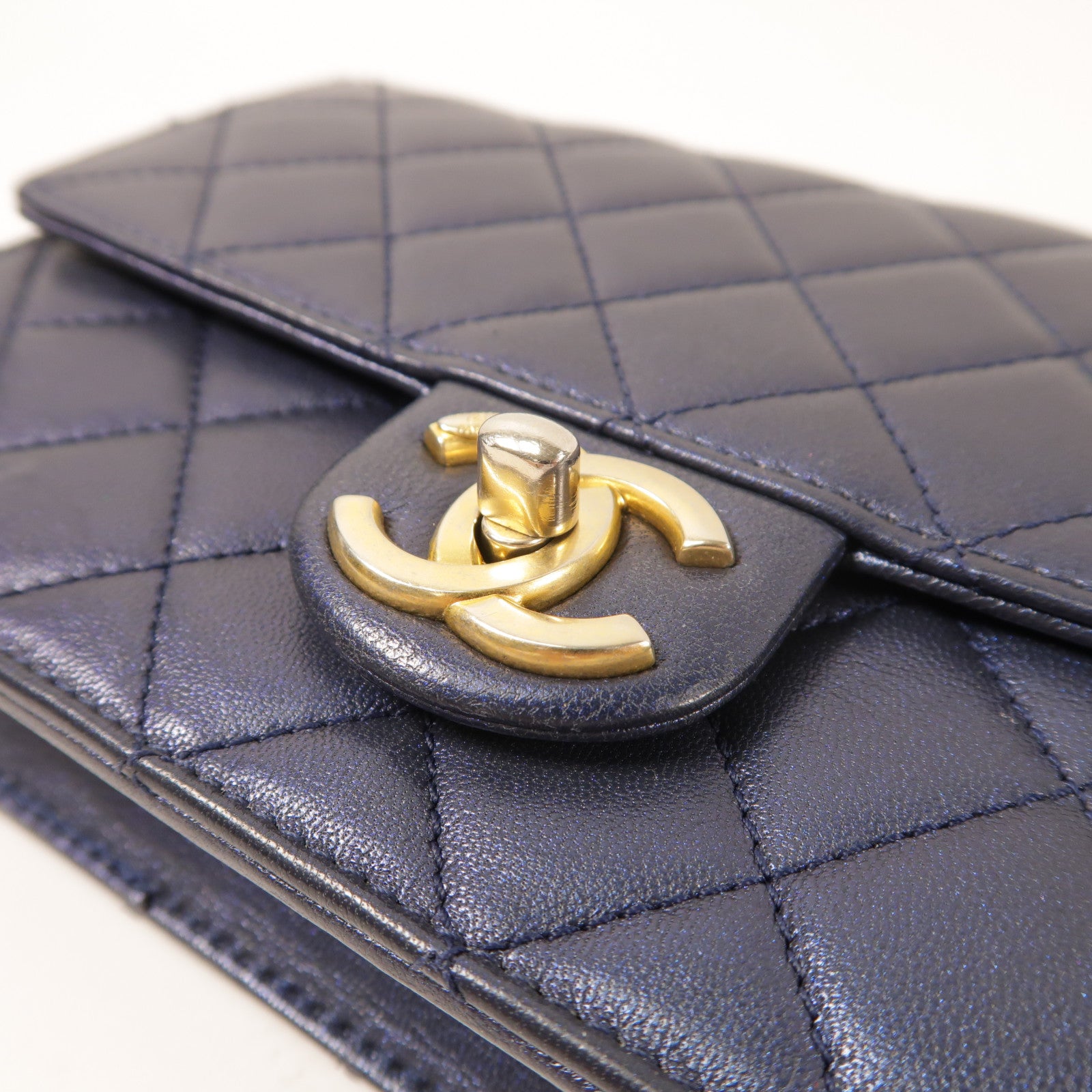 CHANEL 牛皮皮革Chain Shoulder金扣鏈帶肩背袋