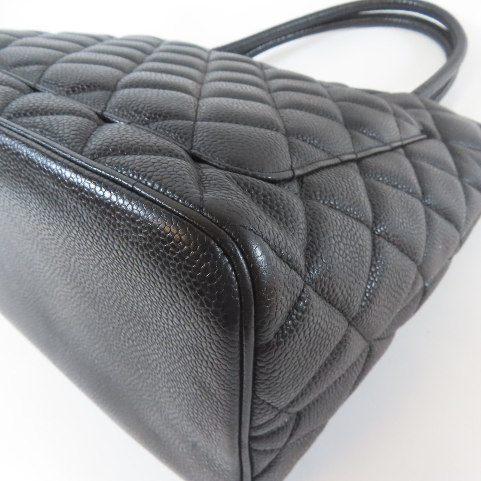 CHANEL 【激減優惠】菱格Caviar皮革Shoulder Bag銀扣肩背袋黑色