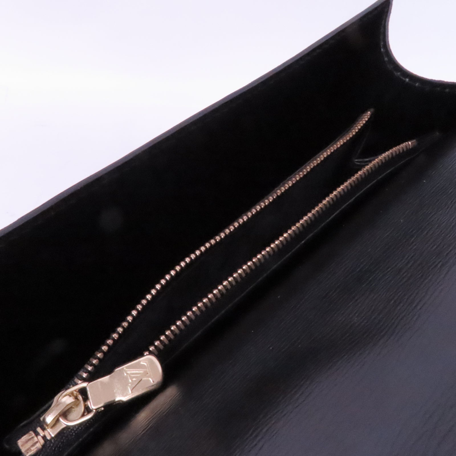 LOUIS VUITTON Epi Malesherbes金扣手挽袋黑色