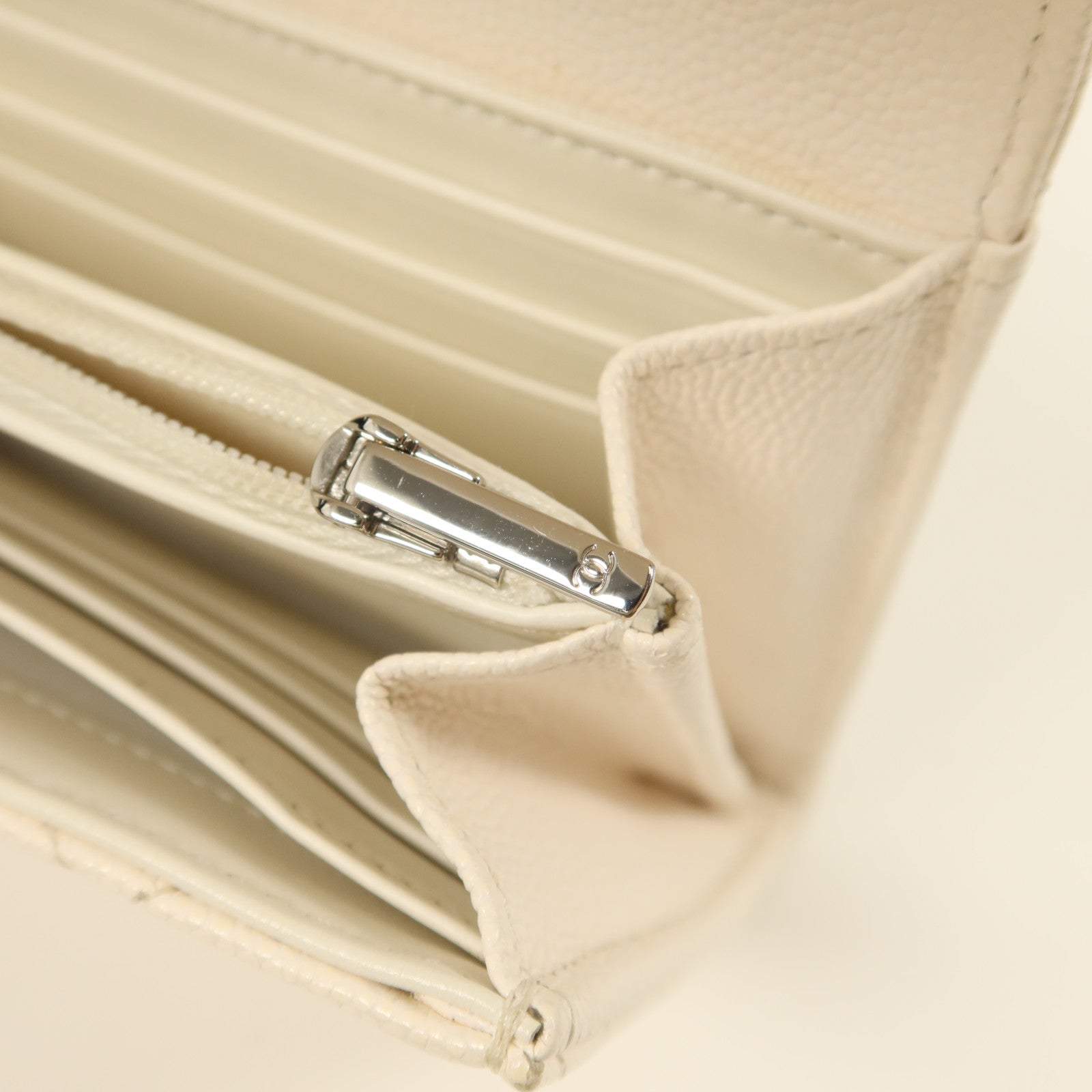 CHANEL 牛皮皮革Classic Long Wallet銀扣長錢包