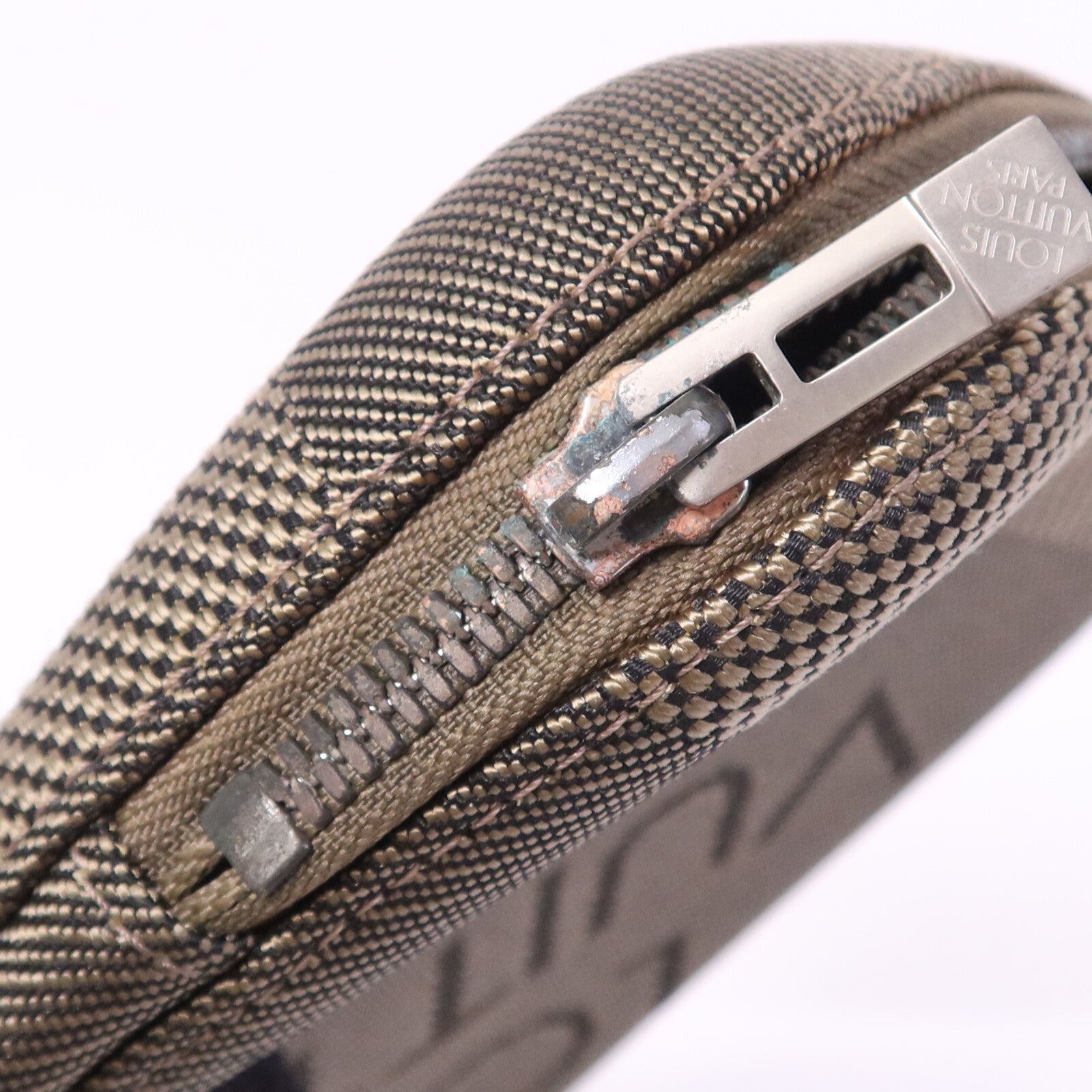 LOUIS VUITTON Damier Geant Mage Sling Bag銀扣腰包