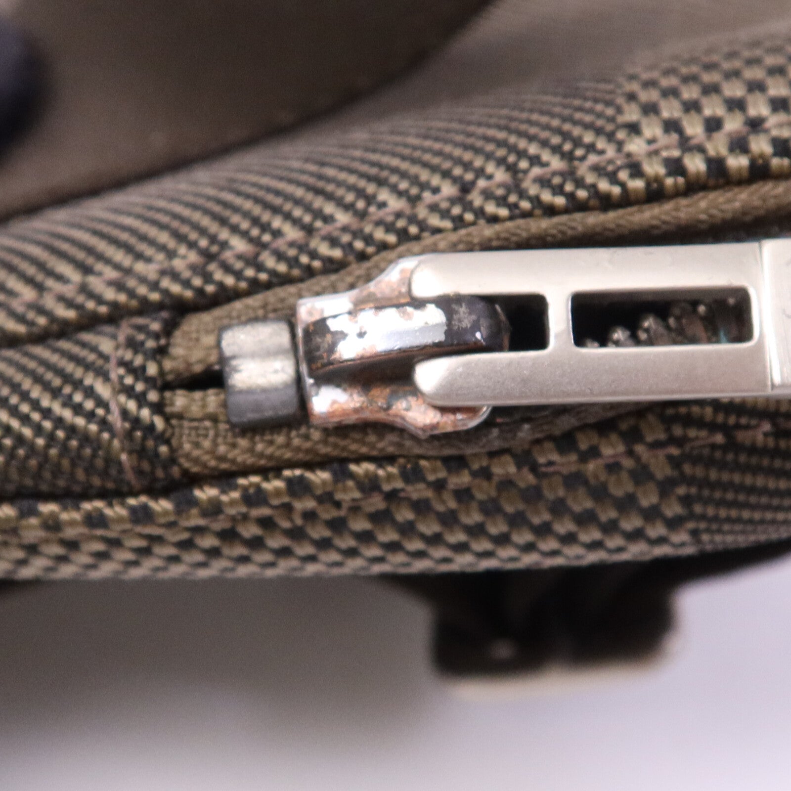 LOUIS VUITTON 【激減優惠】Damier Geant Mage Sling Bag銀扣腰包