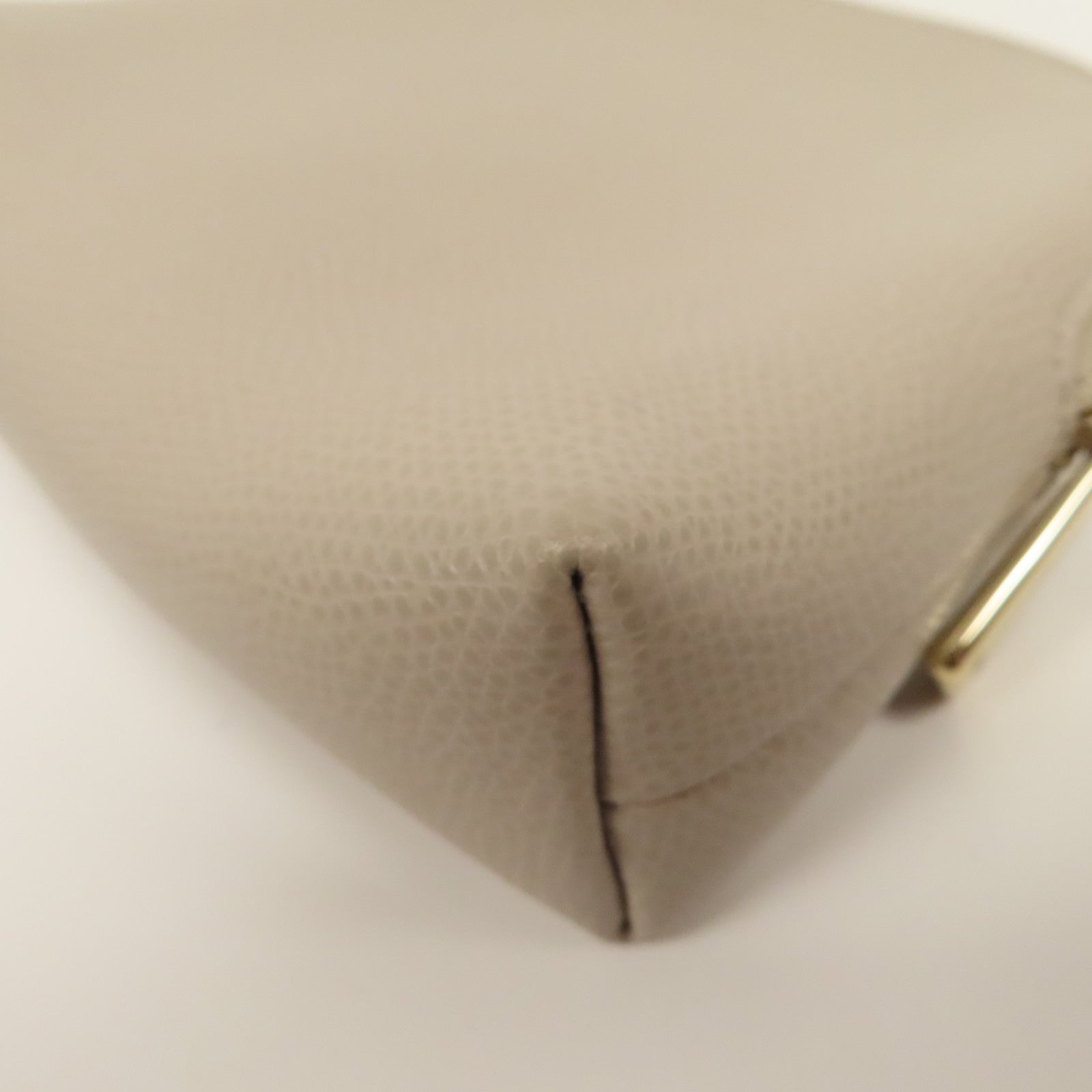 Furla 牛皮皮革Pouch金扣手拿包米色