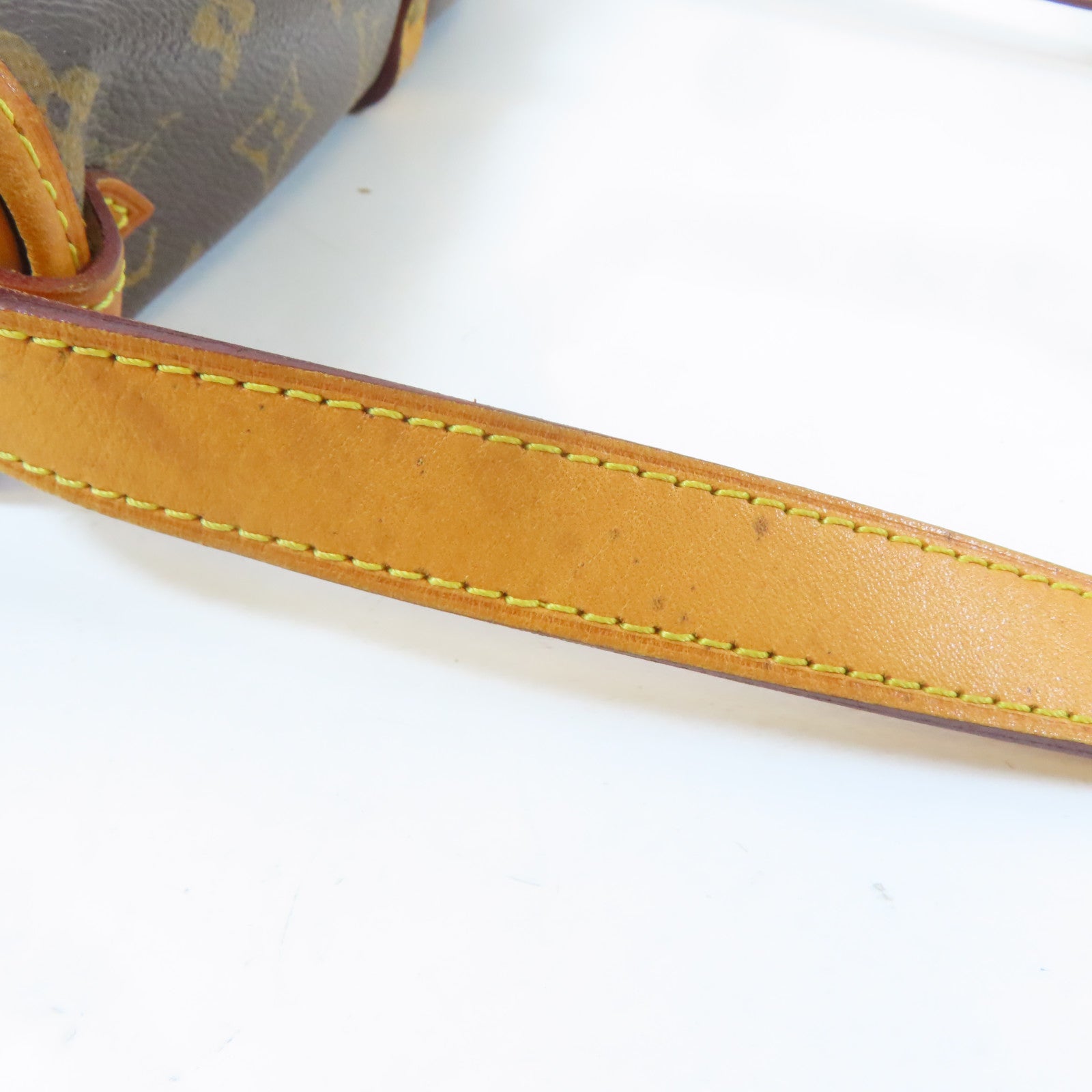 LOUIS VUITTON Monogram Saumur MM金扣肩背袋啡色