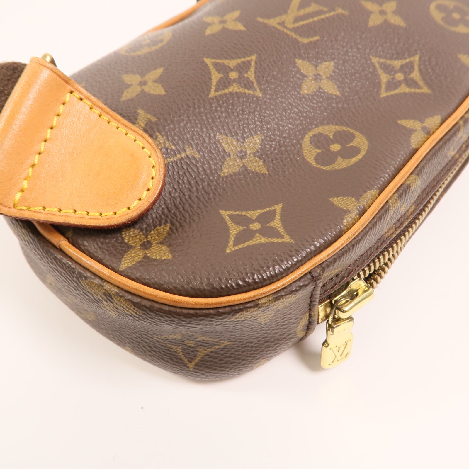 LOUIS VUITTON Monogram Pochette Gange金扣肩背袋