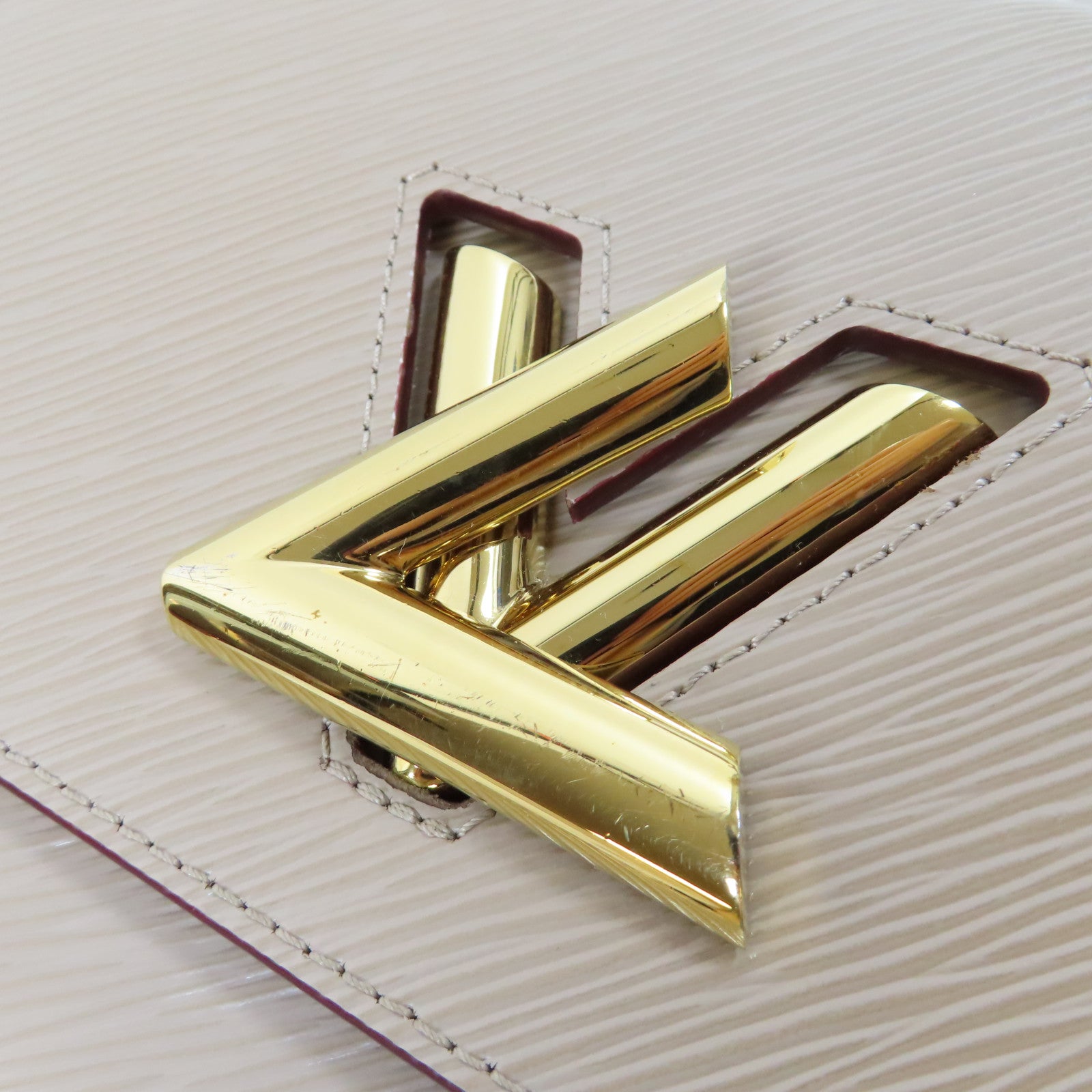 LOUIS VUITTON 【激減優惠】Epi皮革Twist MM金扣鏈帶肩背袋粉紅色