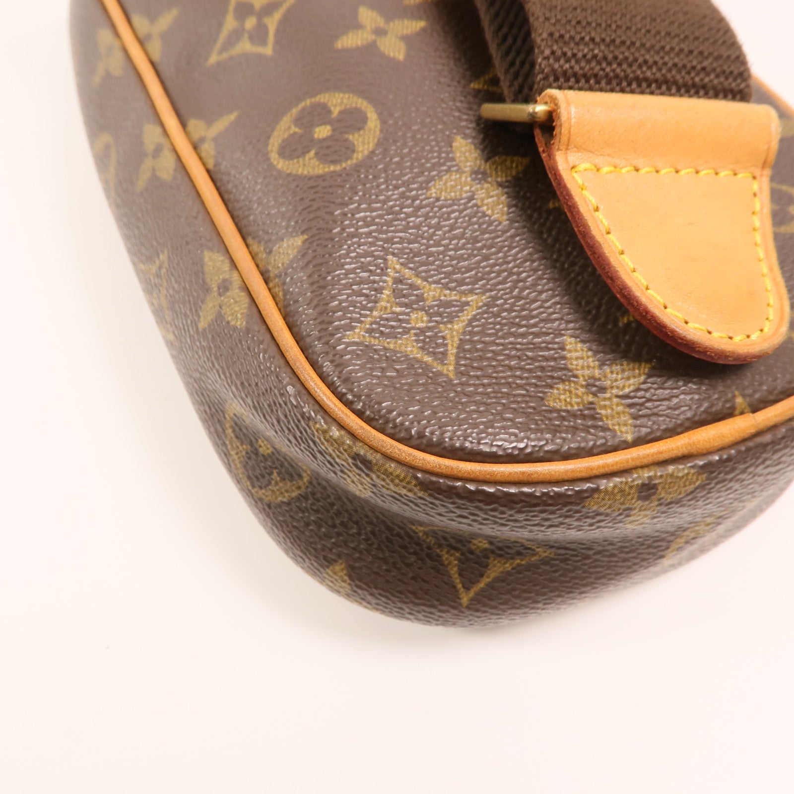 LOUIS VUITTON Monogram Pochette Gange金扣肩背袋