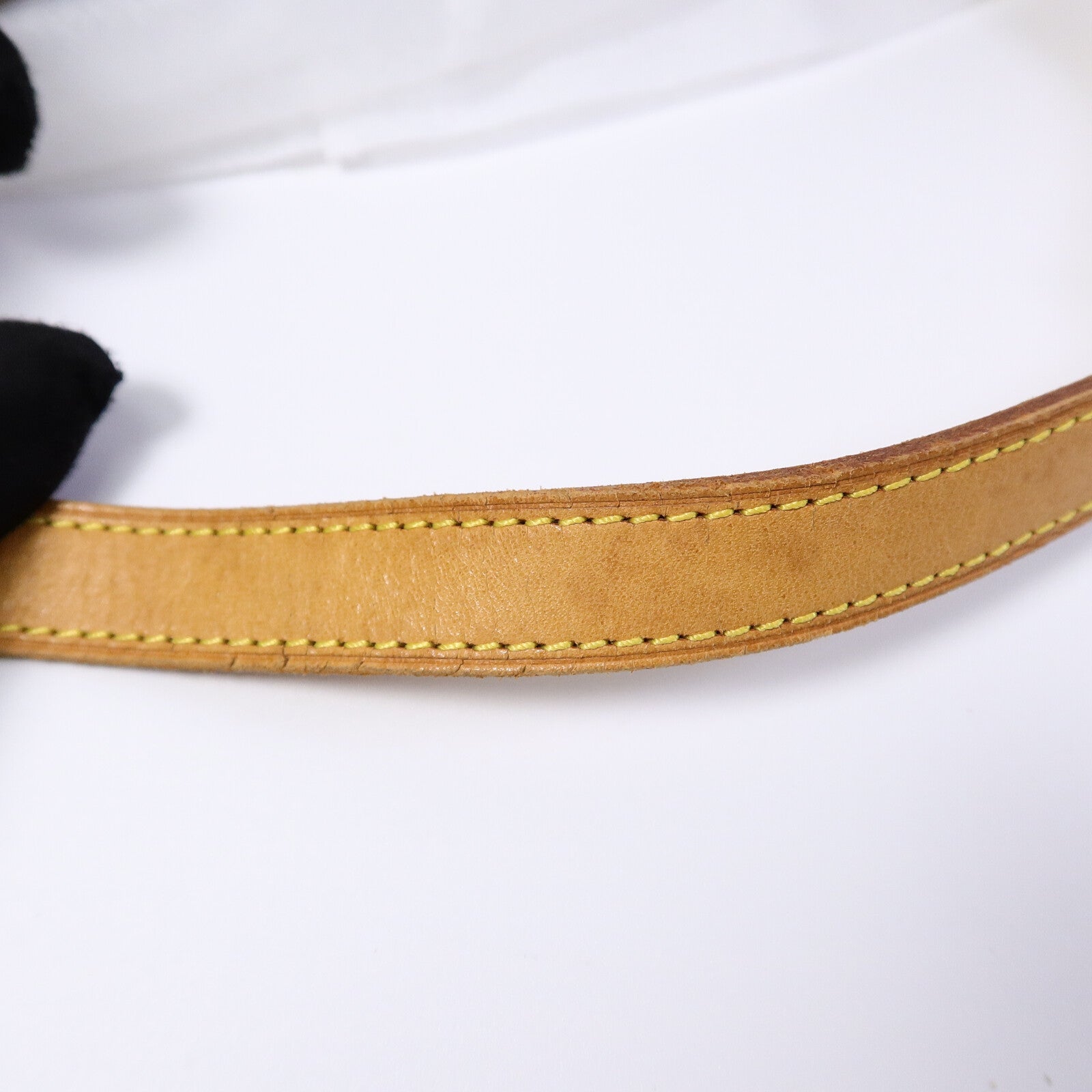 LOUIS VUITTON Monogram Pochette Croissant金扣肩背袋棕色