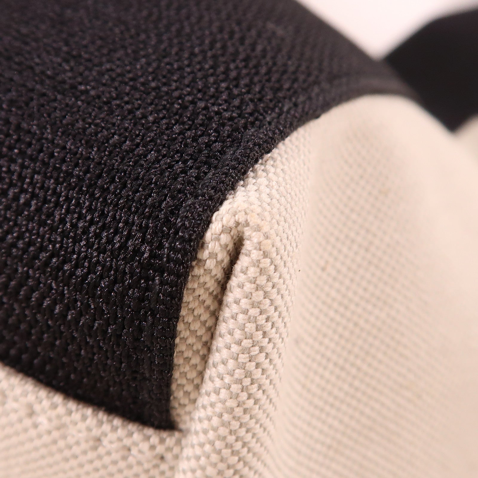 BALENCIAGA Biarritz Medium Tote Bag Black/Beige Canvas 805109 2ABBN/9260