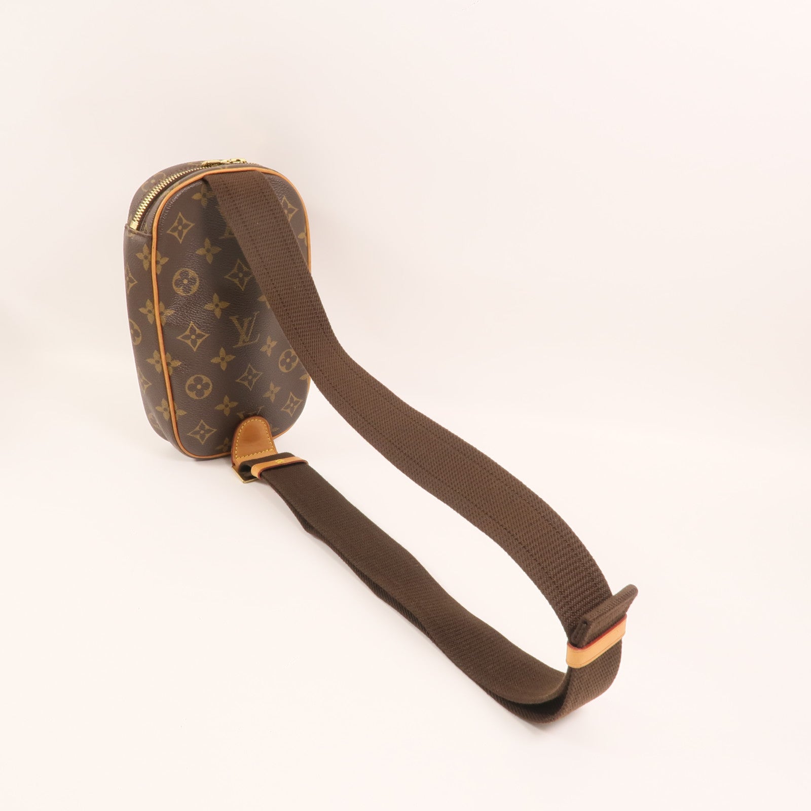 LOUIS VUITTON Monogram Pochette Gange金扣肩背袋