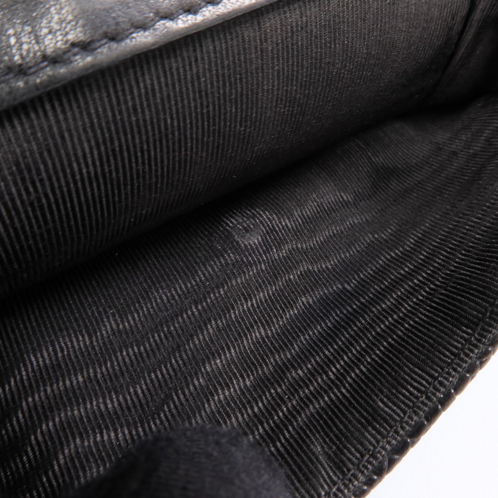 CHANEL 牛皮皮革Fold Wallet金扣錢包
