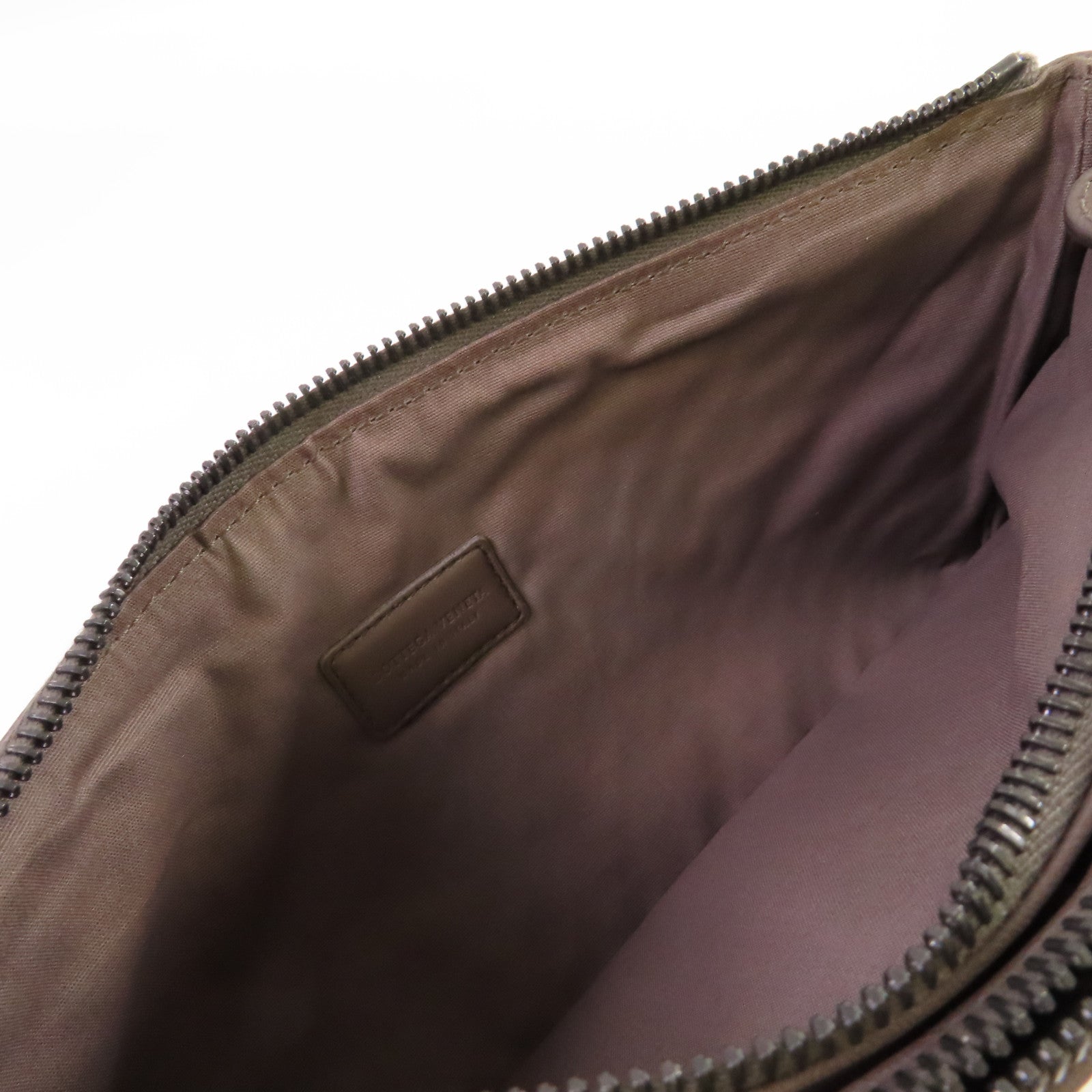 BOTTEGA VENETA 織紋皮革Clutch Bag銀扣手拿包碳灰色