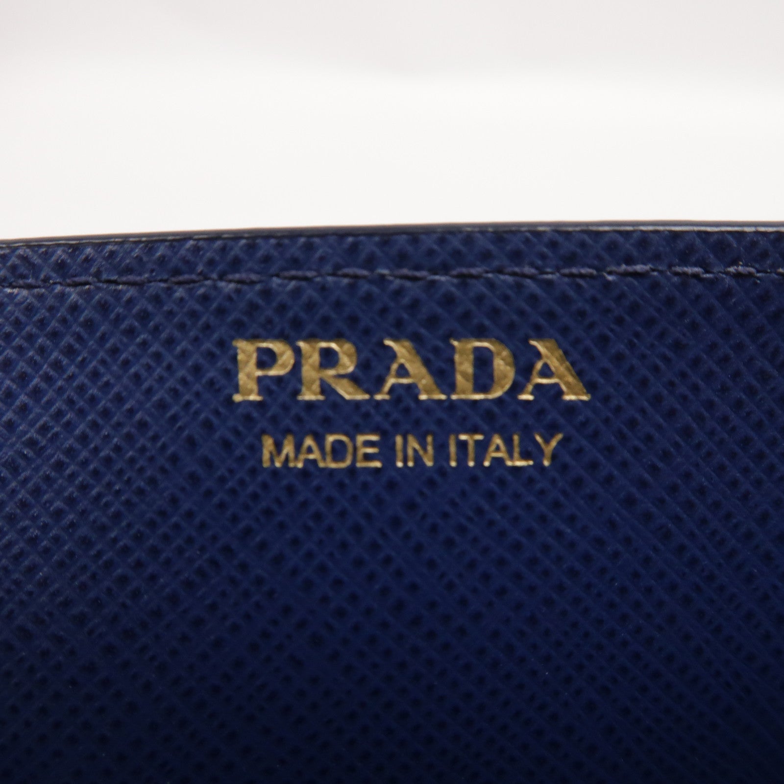 PRADA 牛皮皮革Cahier金扣鏈帶肩背袋深藍色